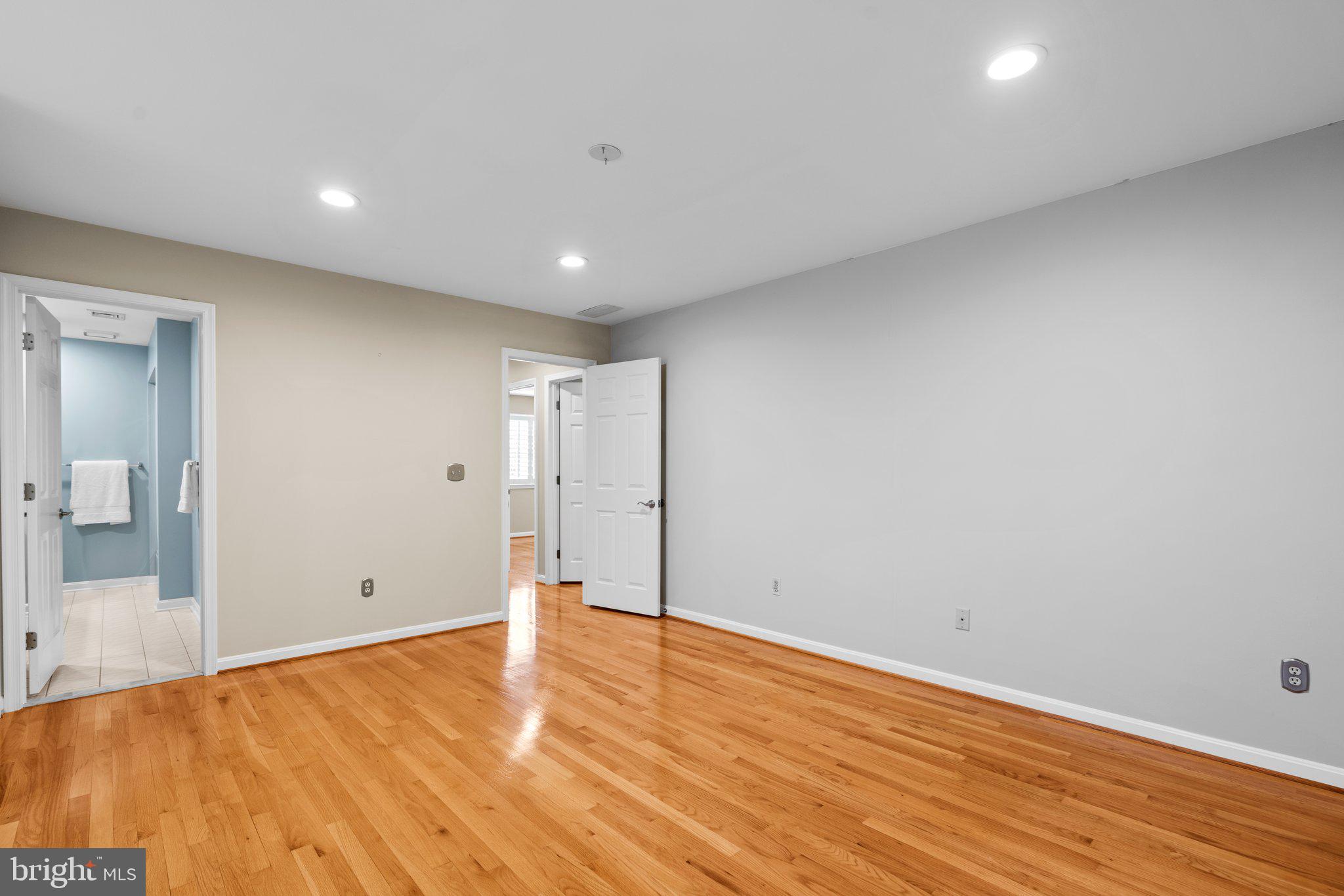 POINT FIELD LANDING - Residential