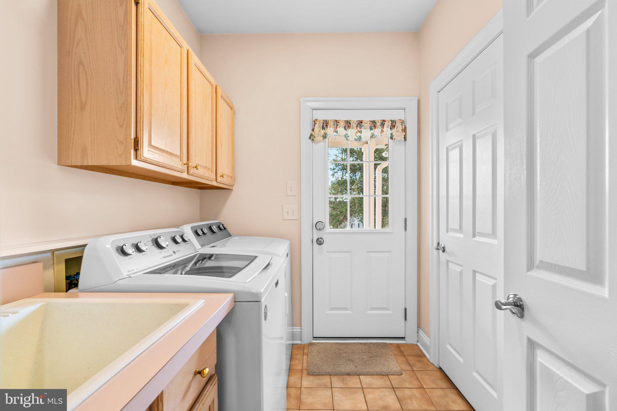 POINT FIELD LANDING - Residential