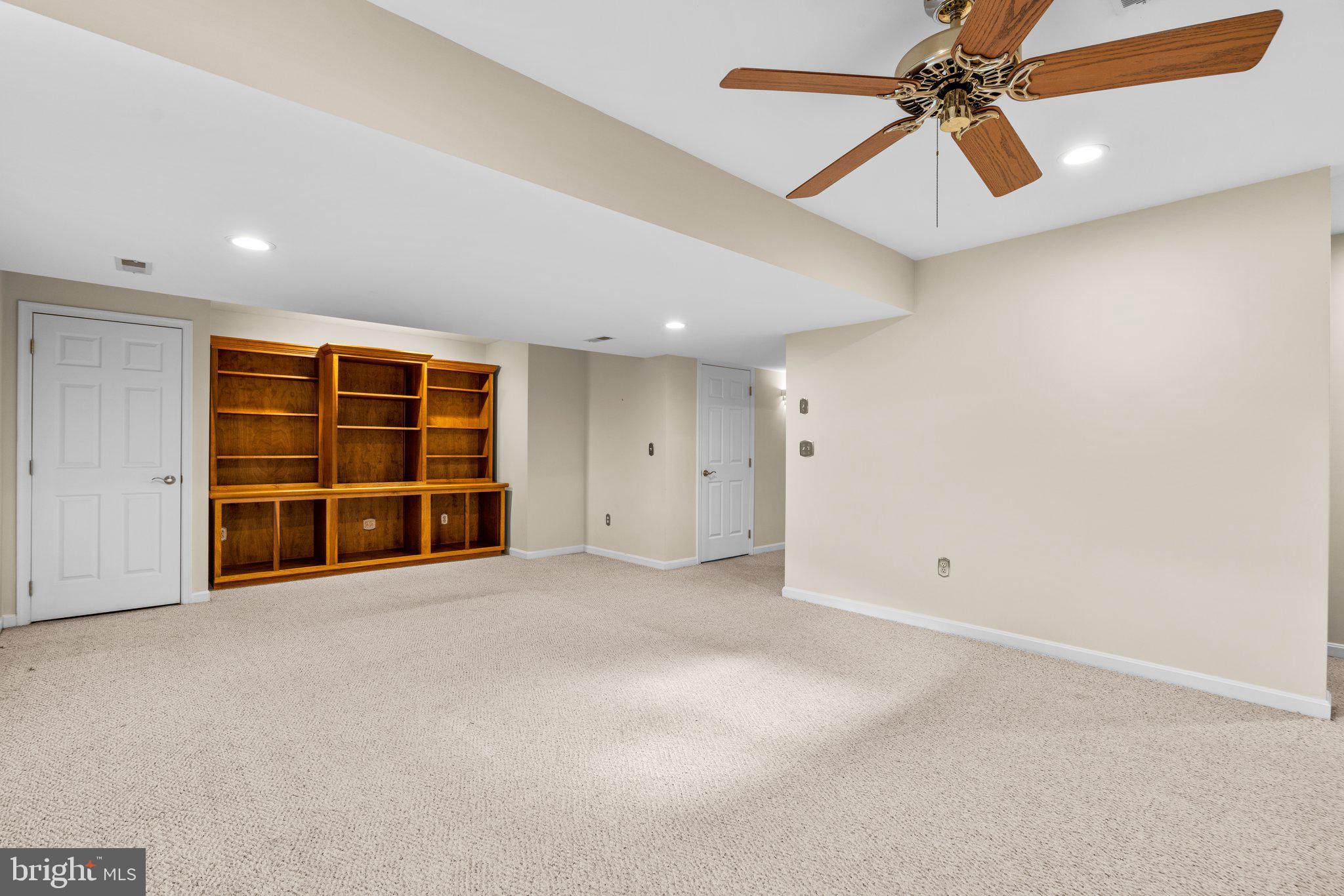 POINT FIELD LANDING - Residential