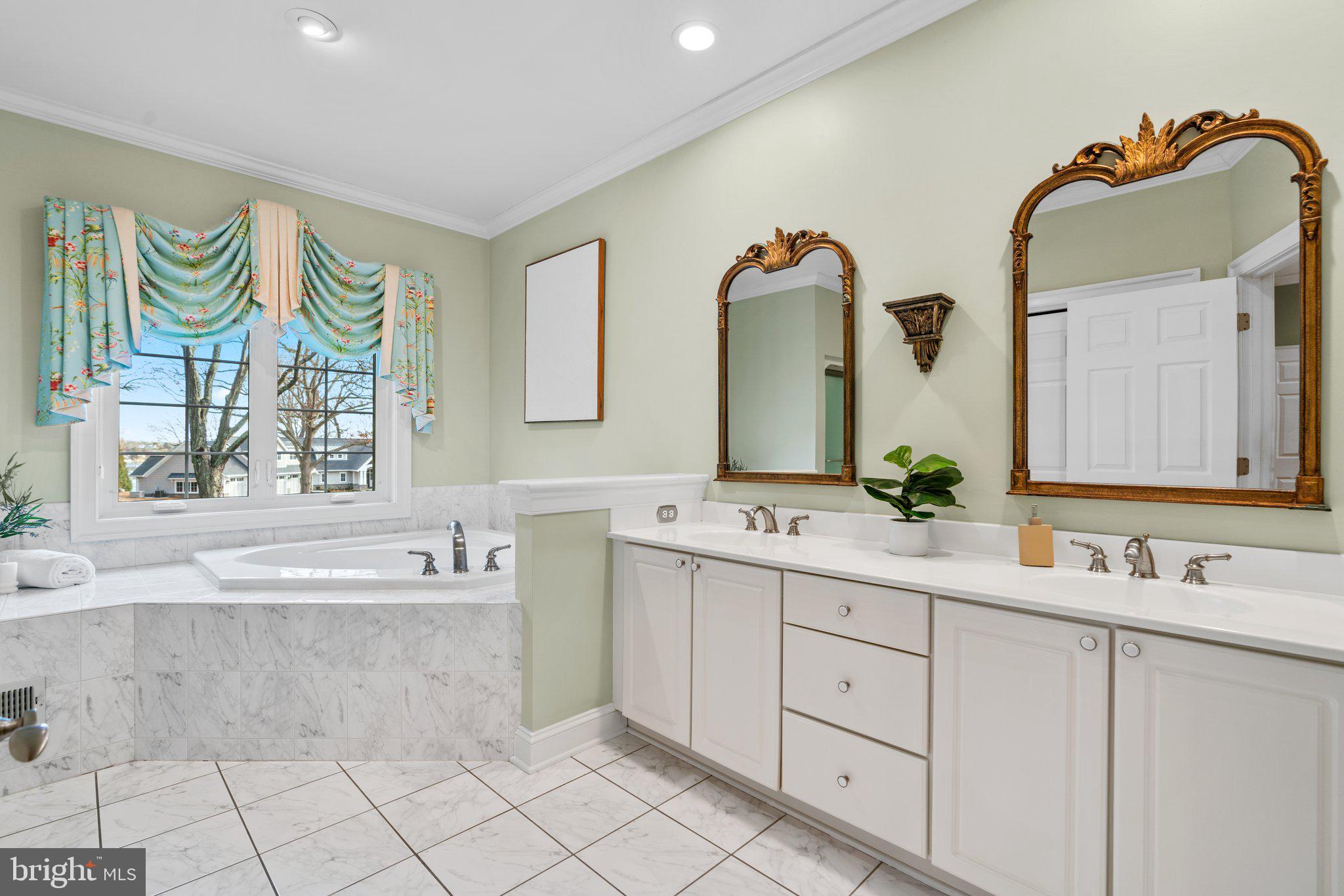 POINT FIELD LANDING - Residential