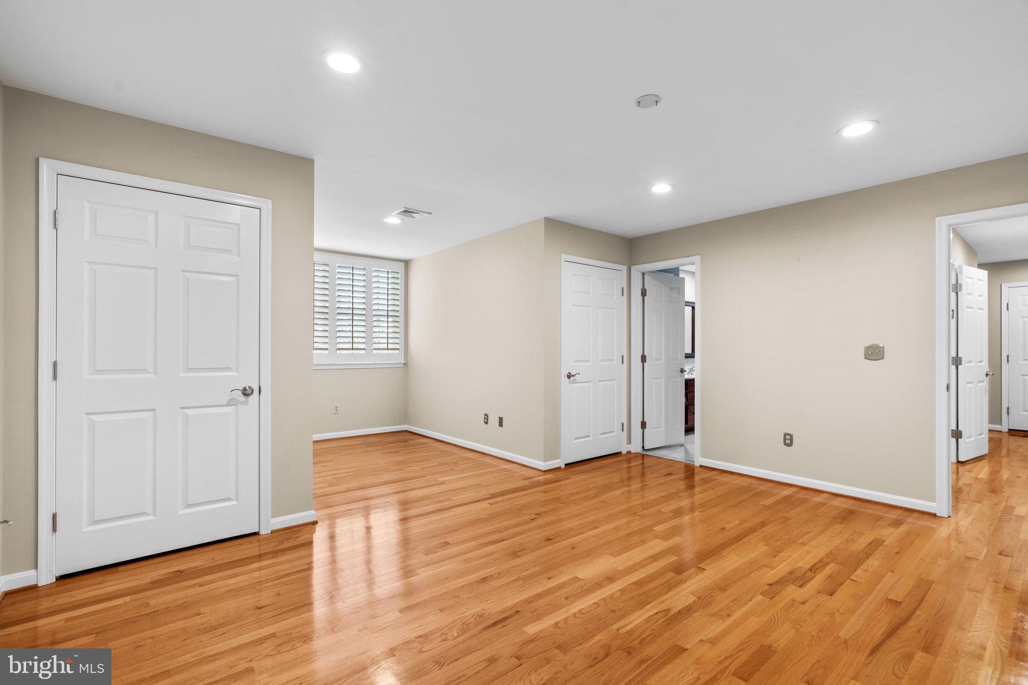 POINT FIELD LANDING - Residential