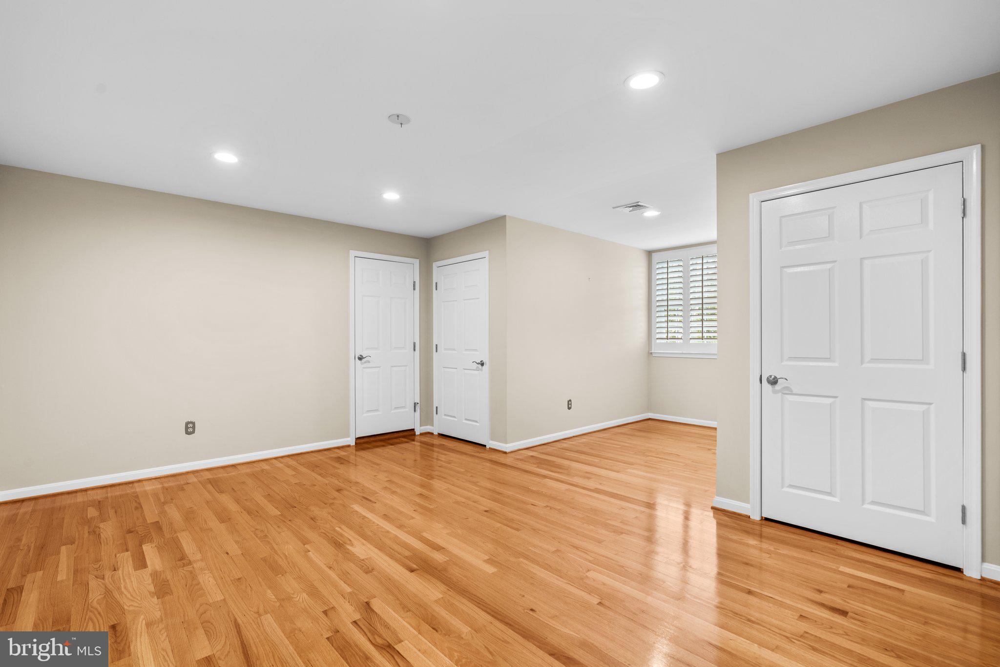 POINT FIELD LANDING - Residential