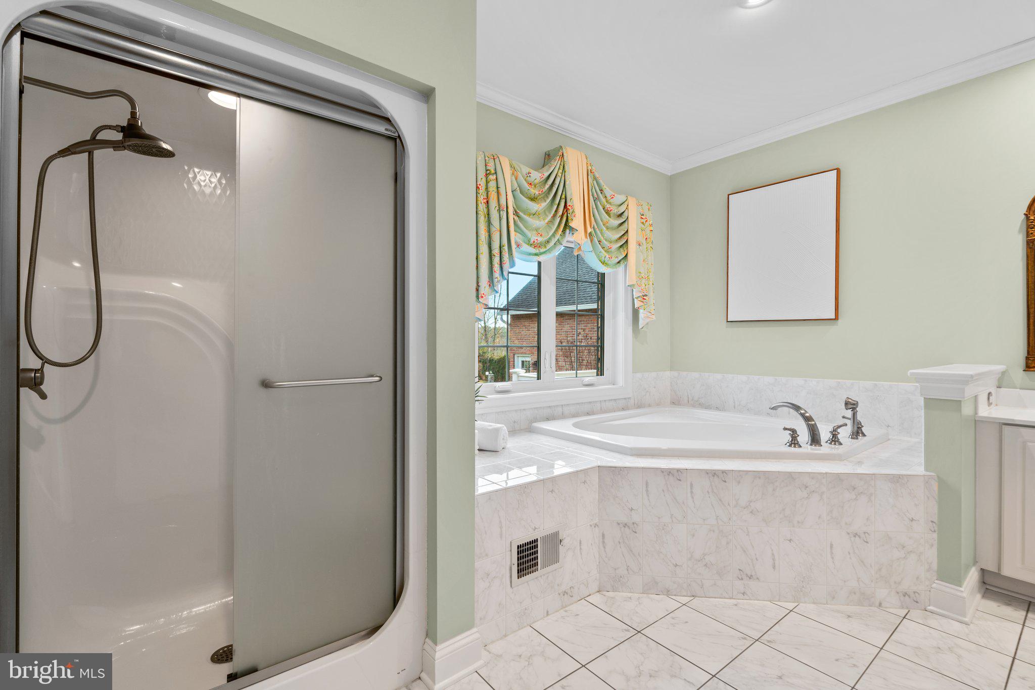 POINT FIELD LANDING - Residential