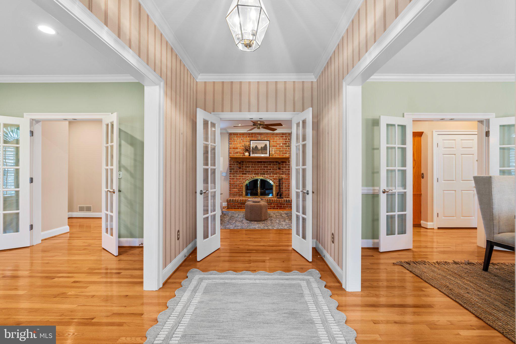 POINT FIELD LANDING - Residential