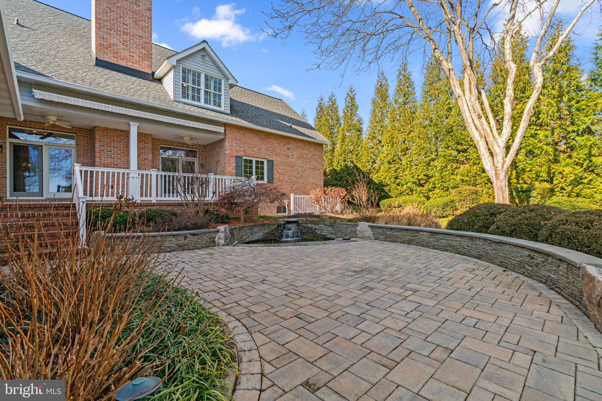 POINT FIELD LANDING - Residential