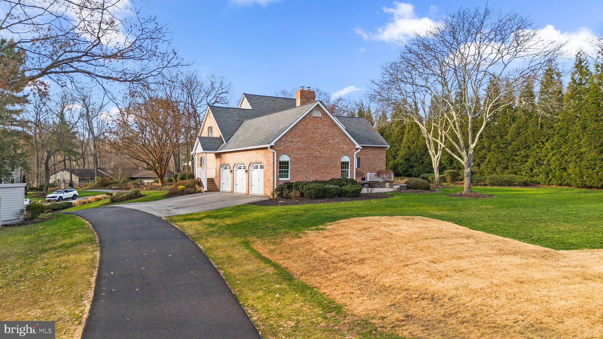 POINT FIELD LANDING - Residential