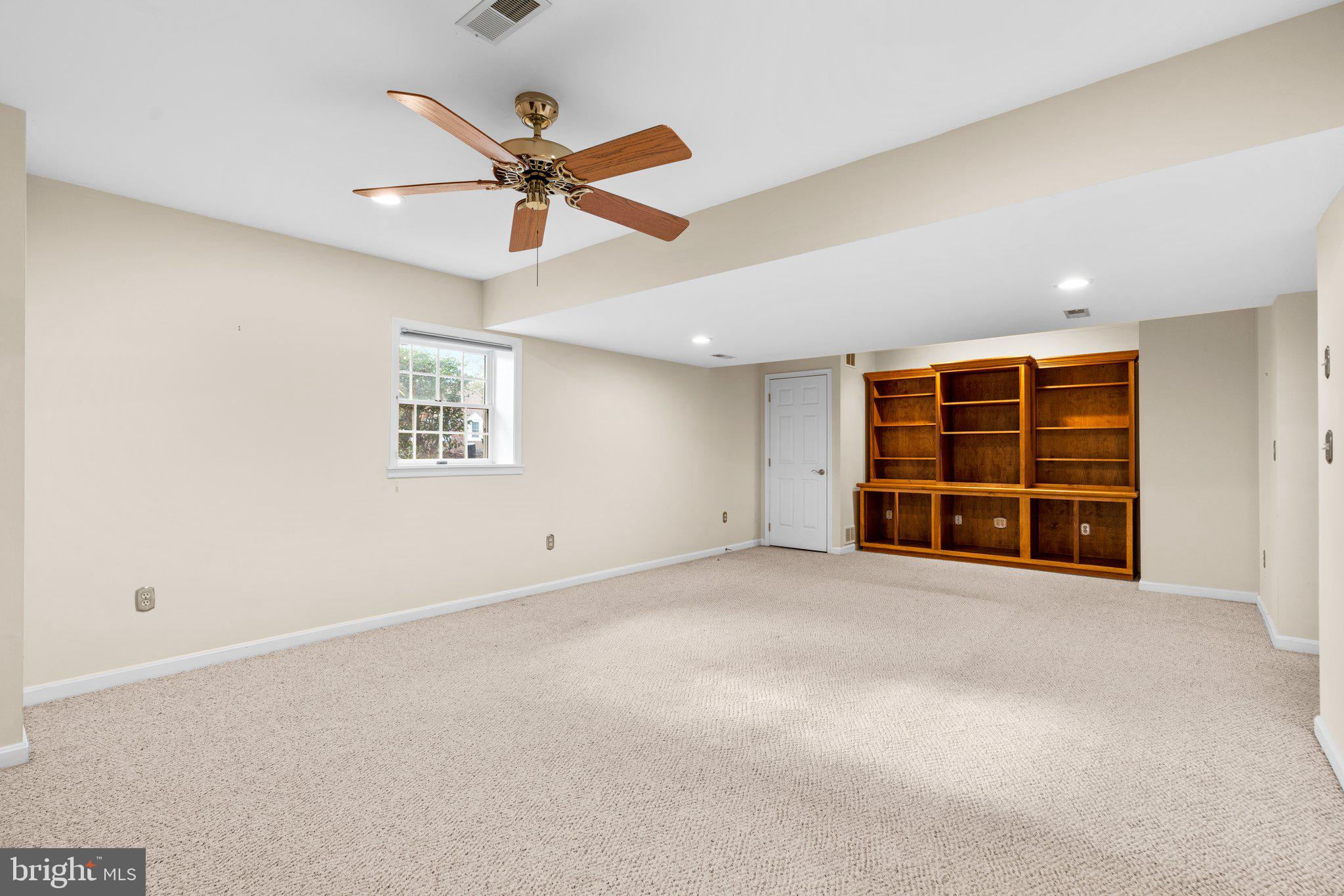 POINT FIELD LANDING - Residential