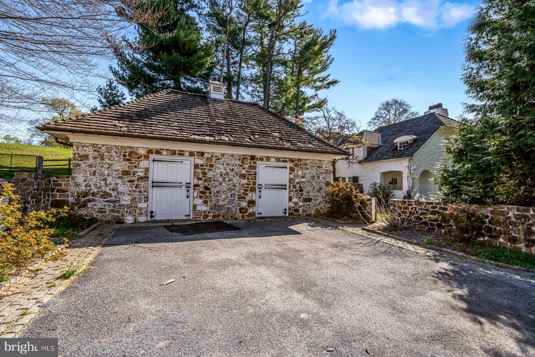 RADNOR HUNT - Residential