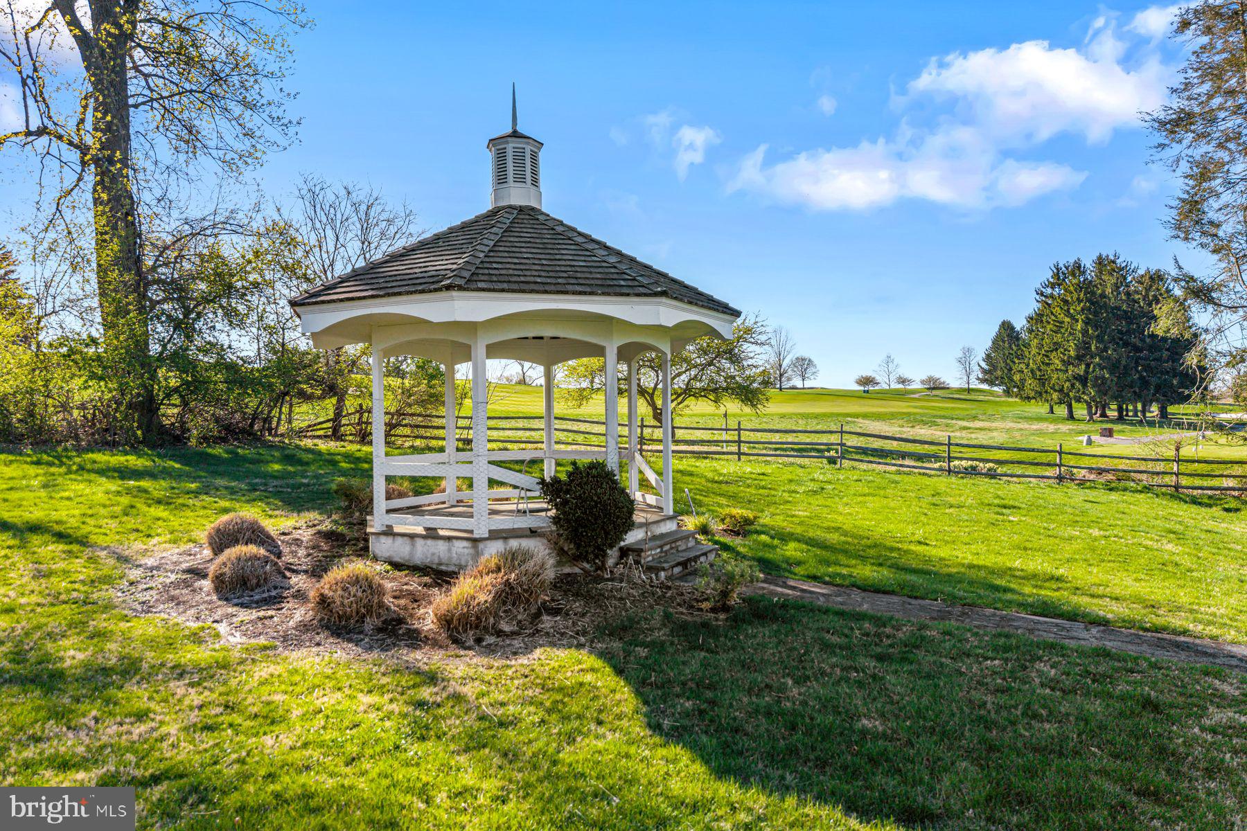 RADNOR HUNT - Residential
