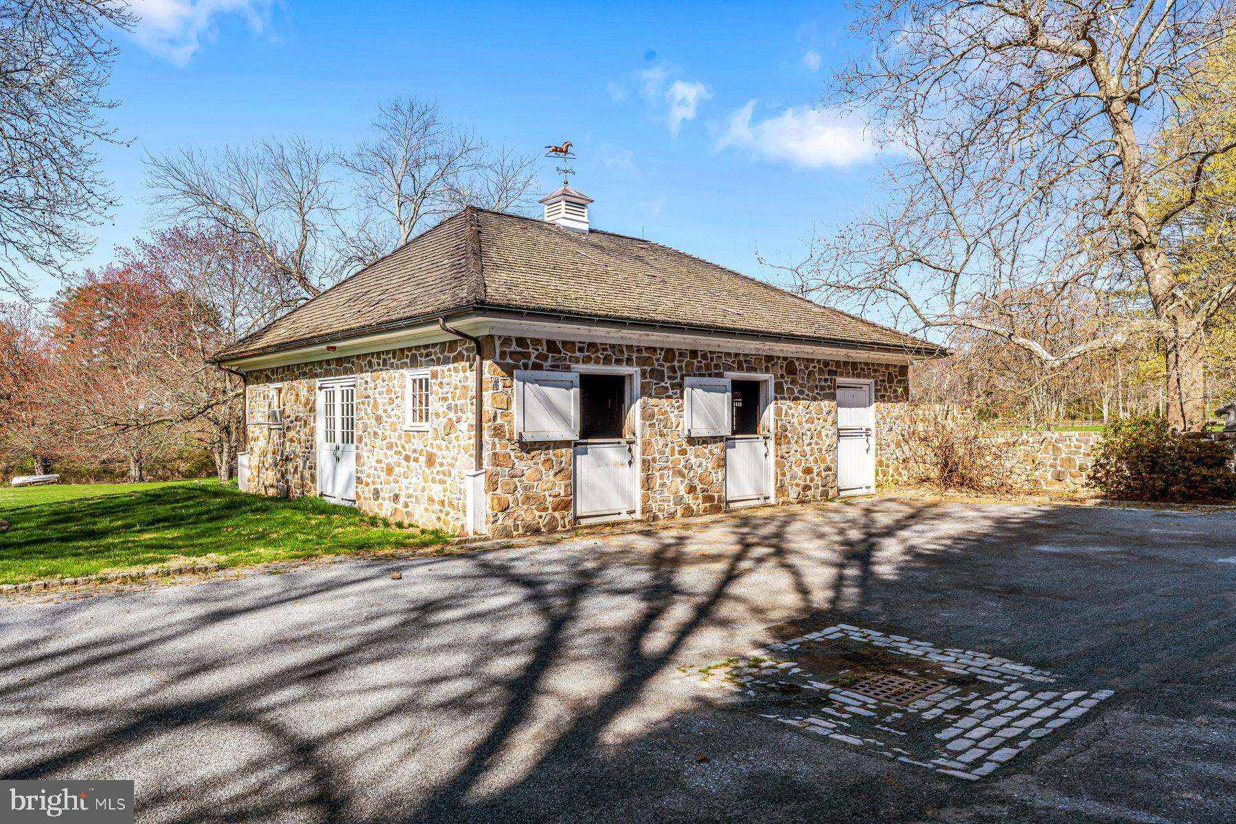 RADNOR HUNT - Residential