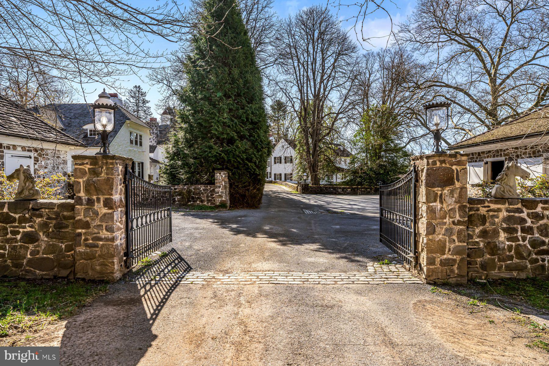 RADNOR HUNT - Residential