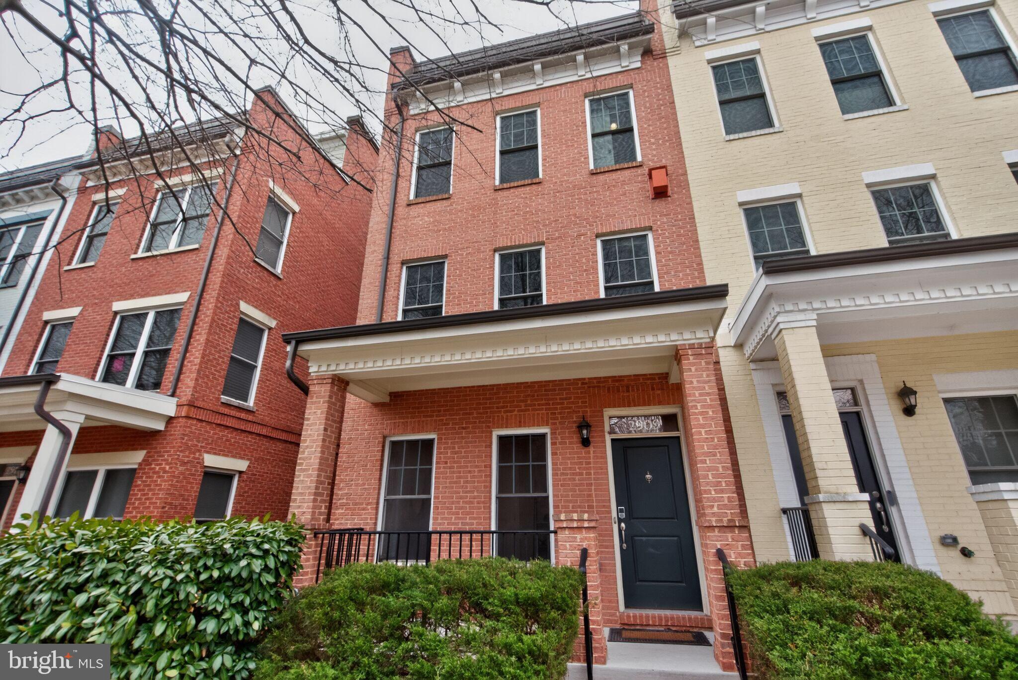 2909 CHANCELLOR'S WAY NE