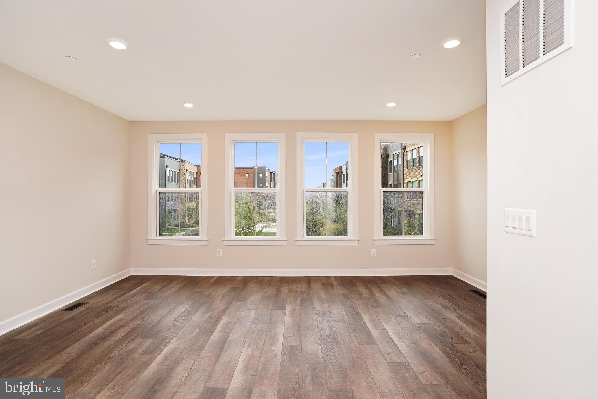 WOODLAND PARK STATION - Residential Lease