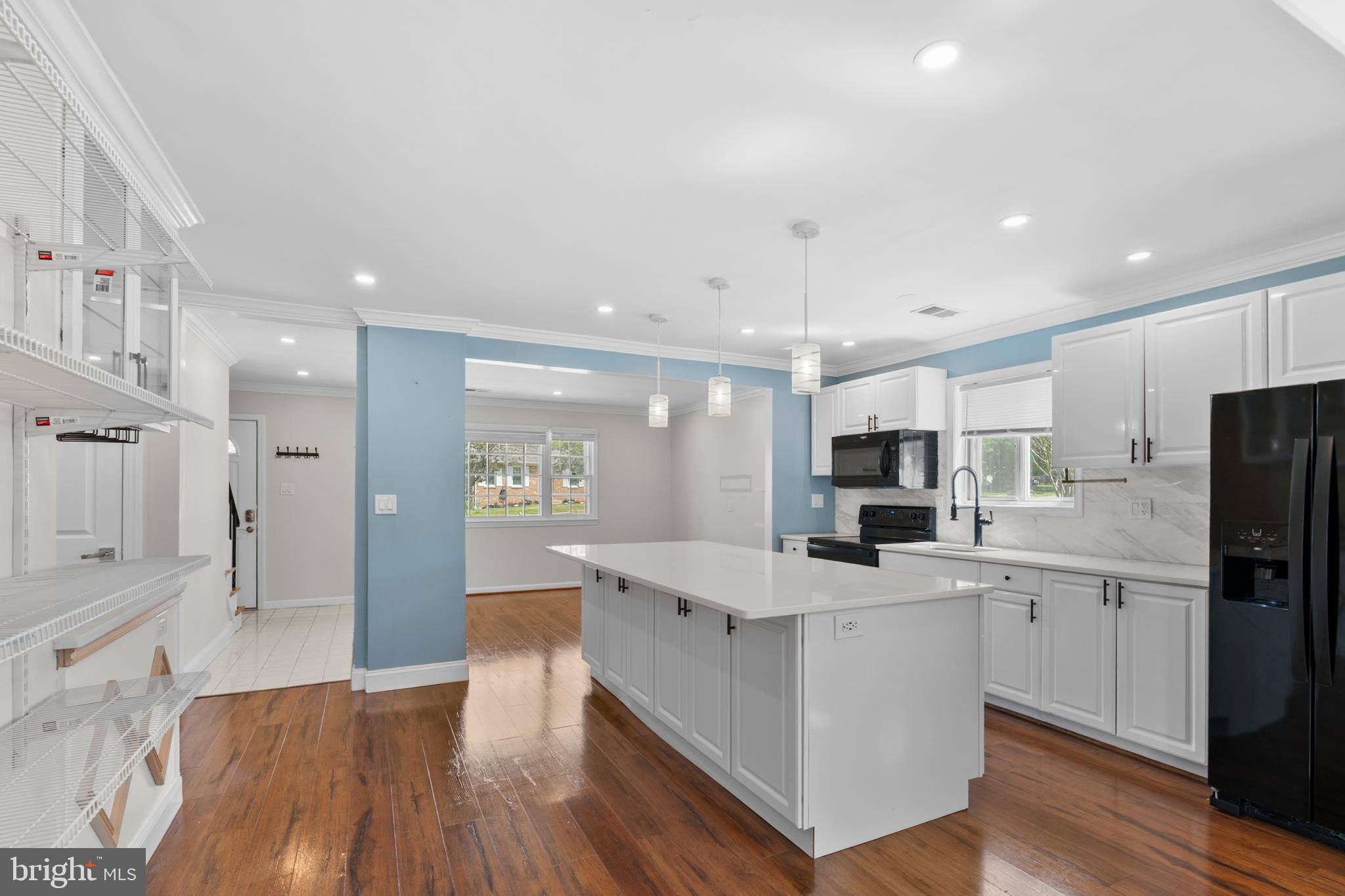 10011 DAKIN COURT