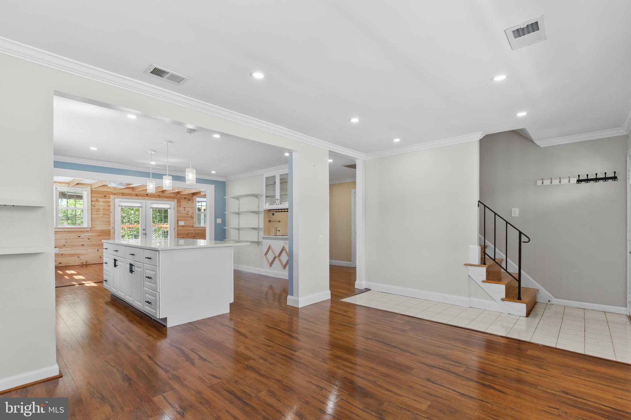 10011 DAKIN COURT