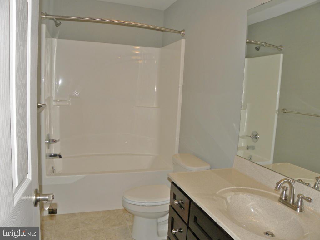 SUMMIT POINTE AT ELM TREE - Residential
