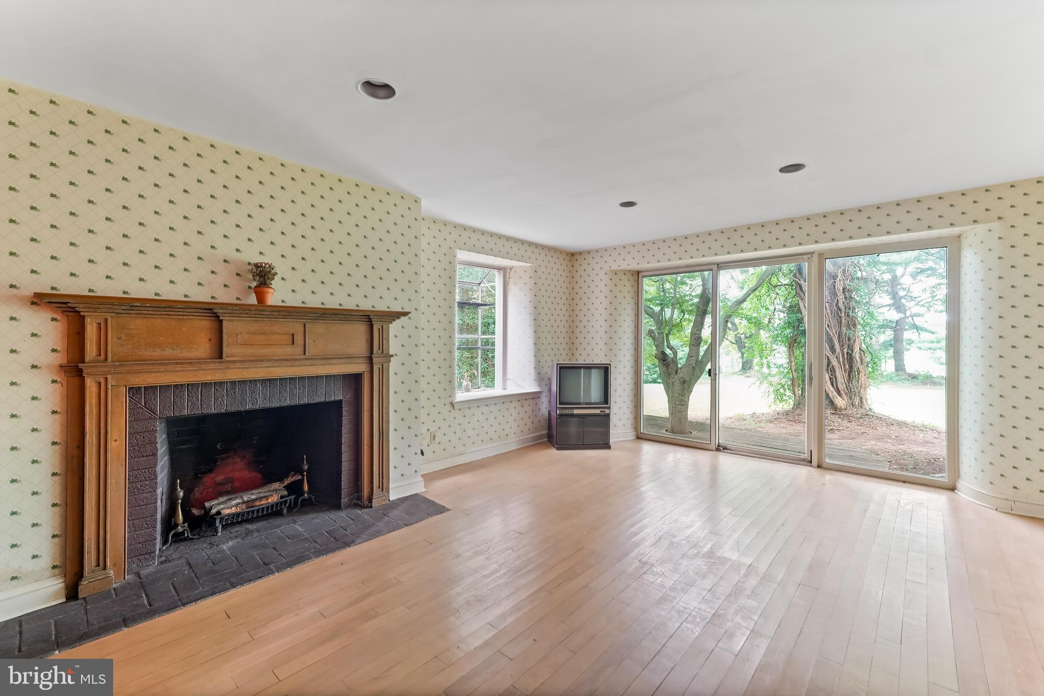 CHESHIRE HUNT - Residential