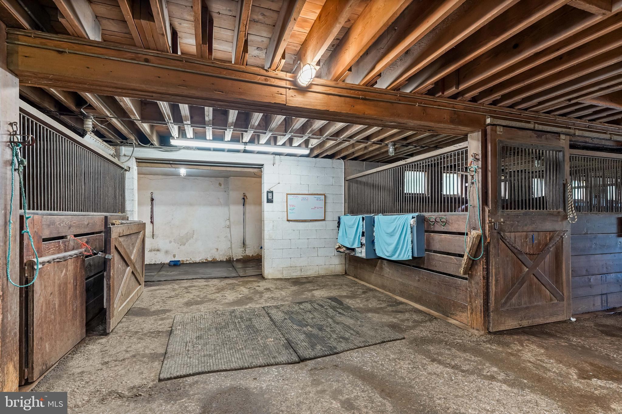 CHESHIRE HUNT - Residential