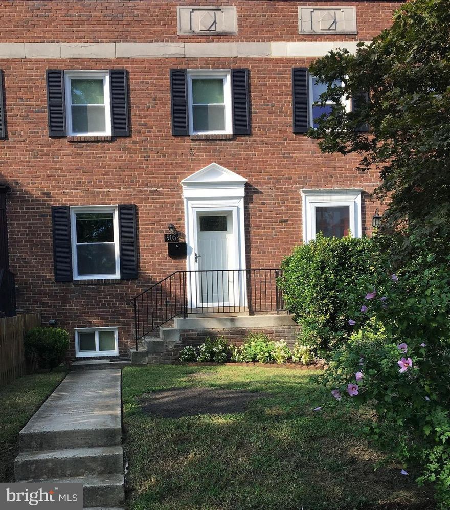 Renovated  townhouse features open floor plan,  sparkling HW floors, kitchen w/quartz counters, SS appliances and breakfast bar. Sliding glass doors in kitchen open to deck and deep garden.   Lower Level includes family room, full bath, laundry room and garden access, New HVAC and windows. Easy stroll to metro and Old Town's attractions.  Sorry, No Pets.