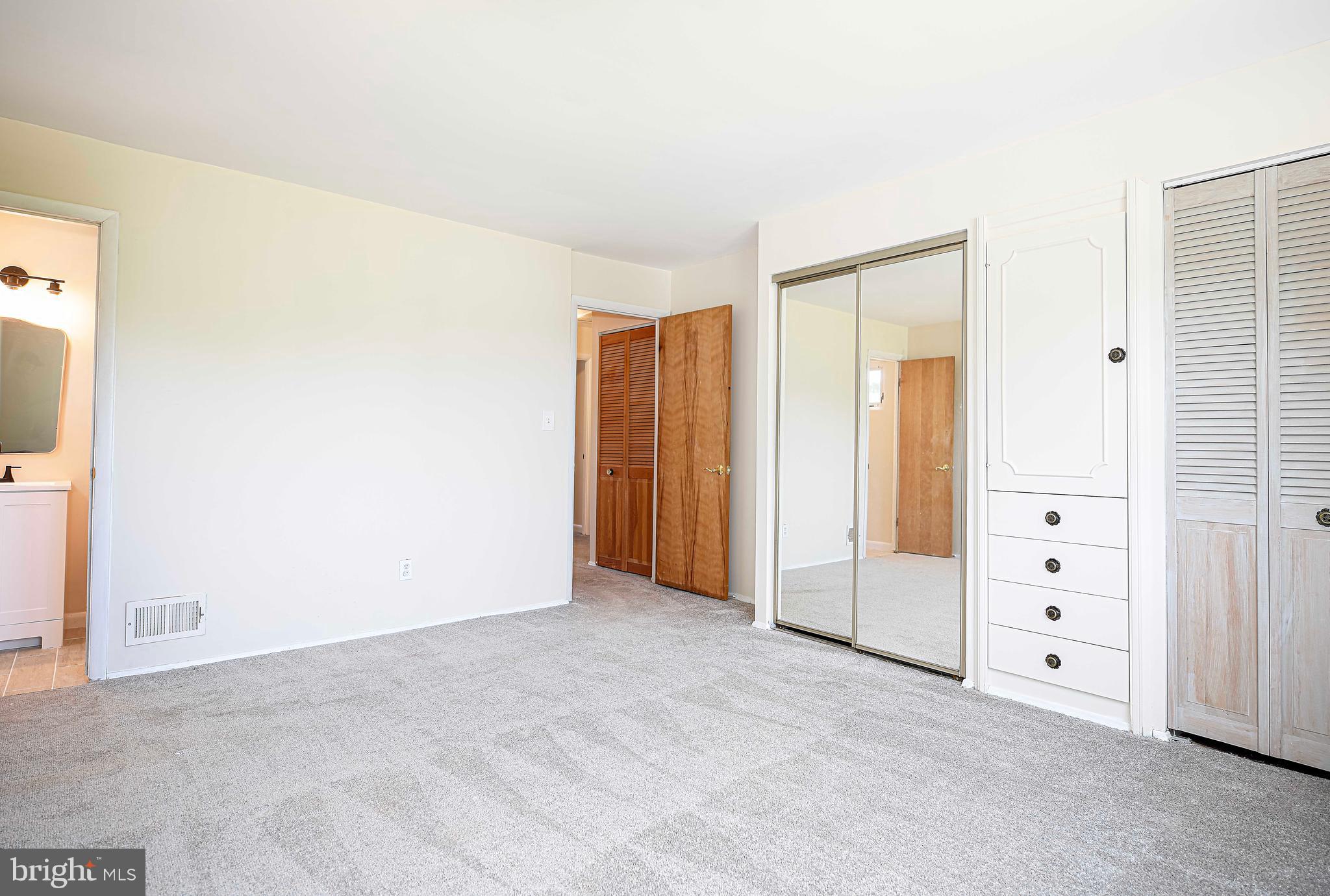 CHAPEL MANOR - Residential