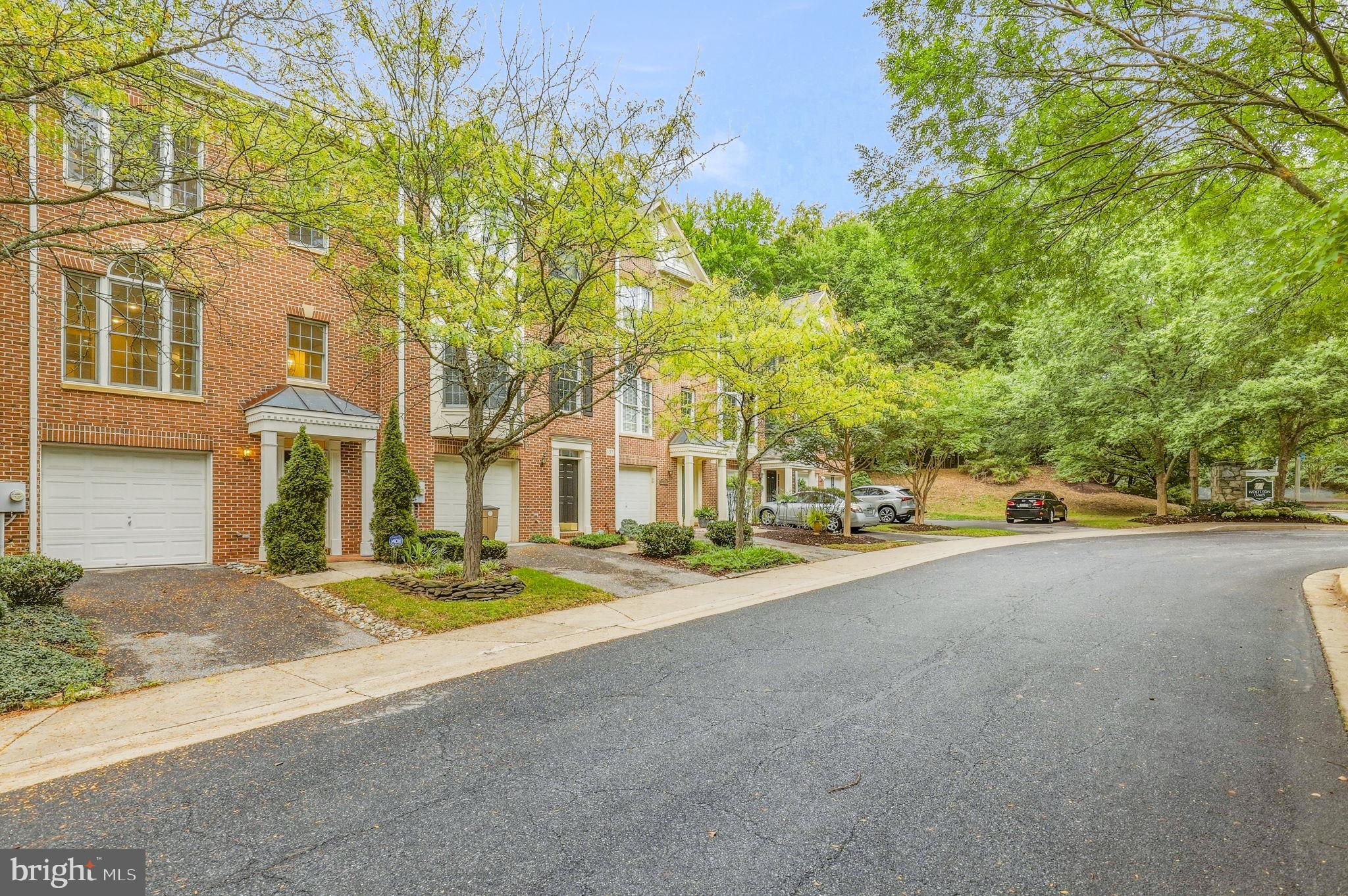 109 WOOTTON OAKS COURT