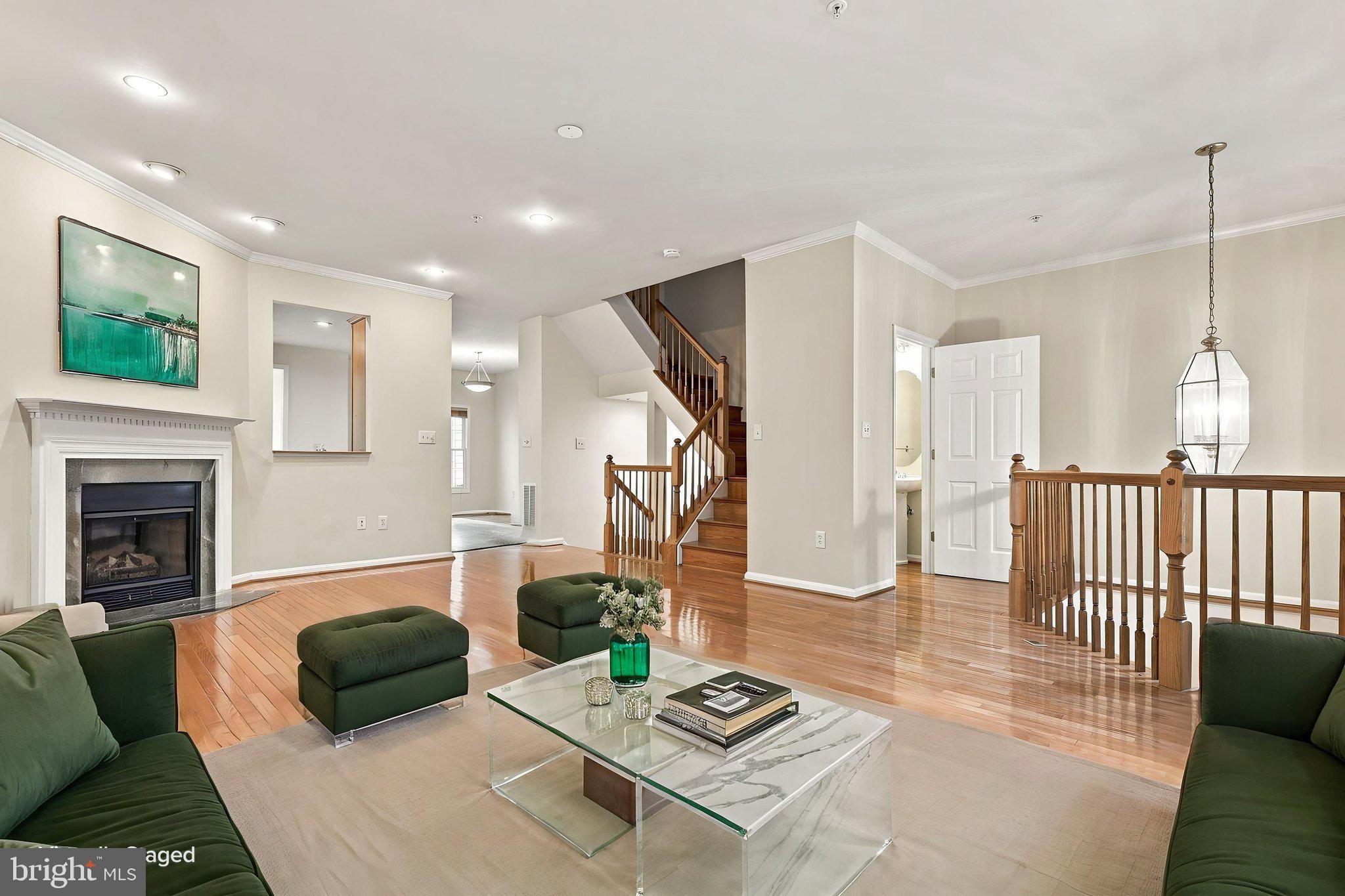 109 WOOTTON OAKS COURT