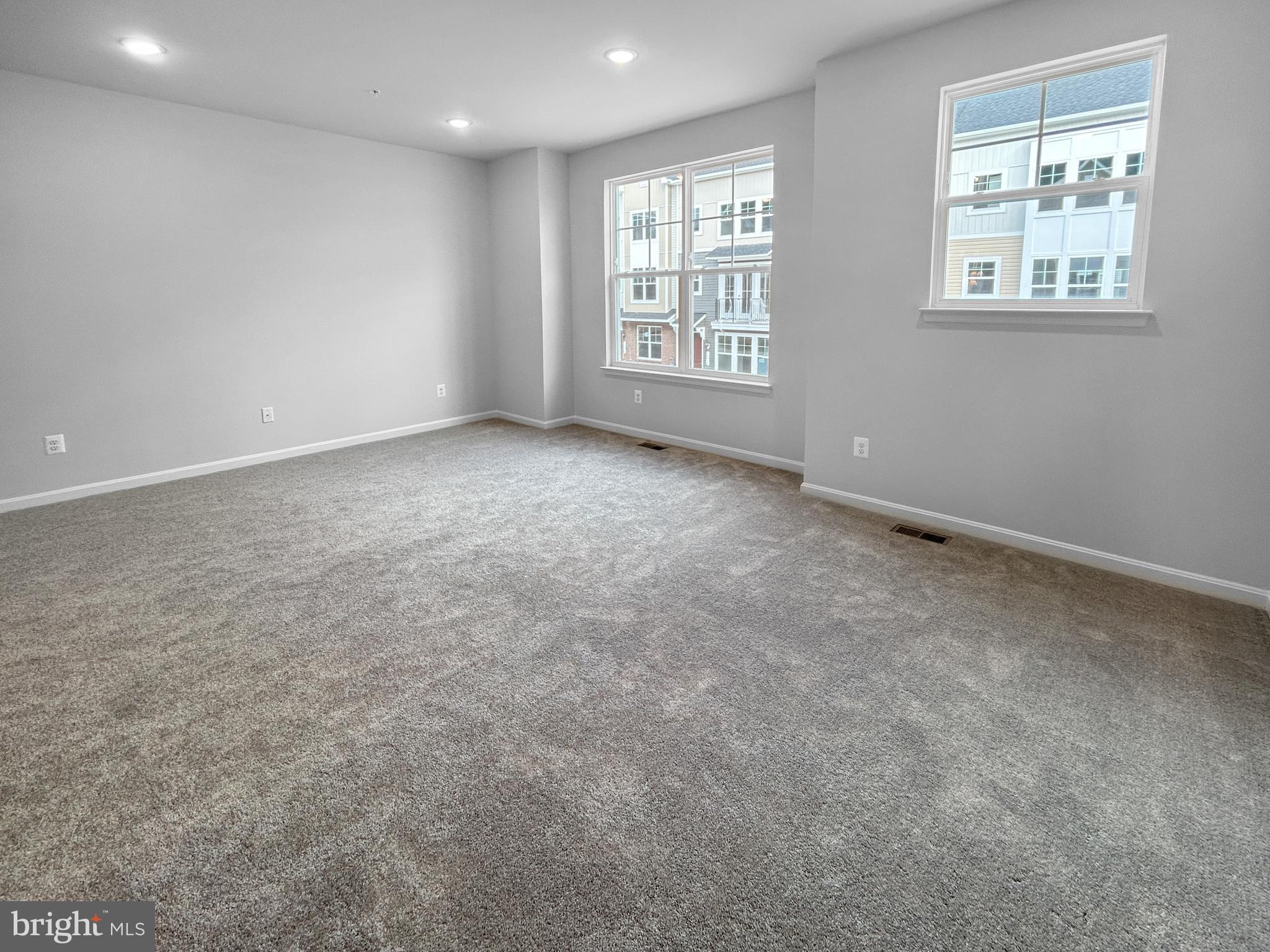 TOWNS AT MARKET COMMONS - Residential Lease