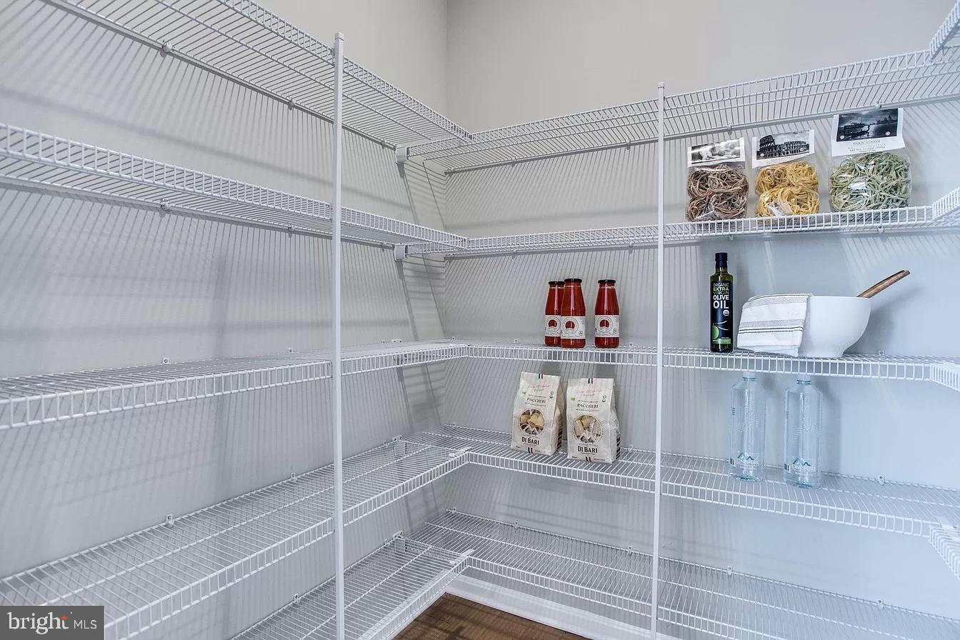 TOWNS AT MARKET COMMONS - Residential Lease