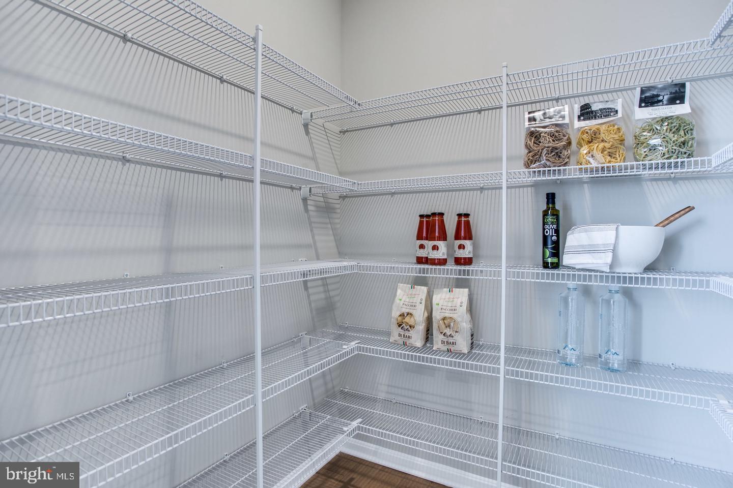 TOWNS AT MARKET COMMONS - Residential Lease