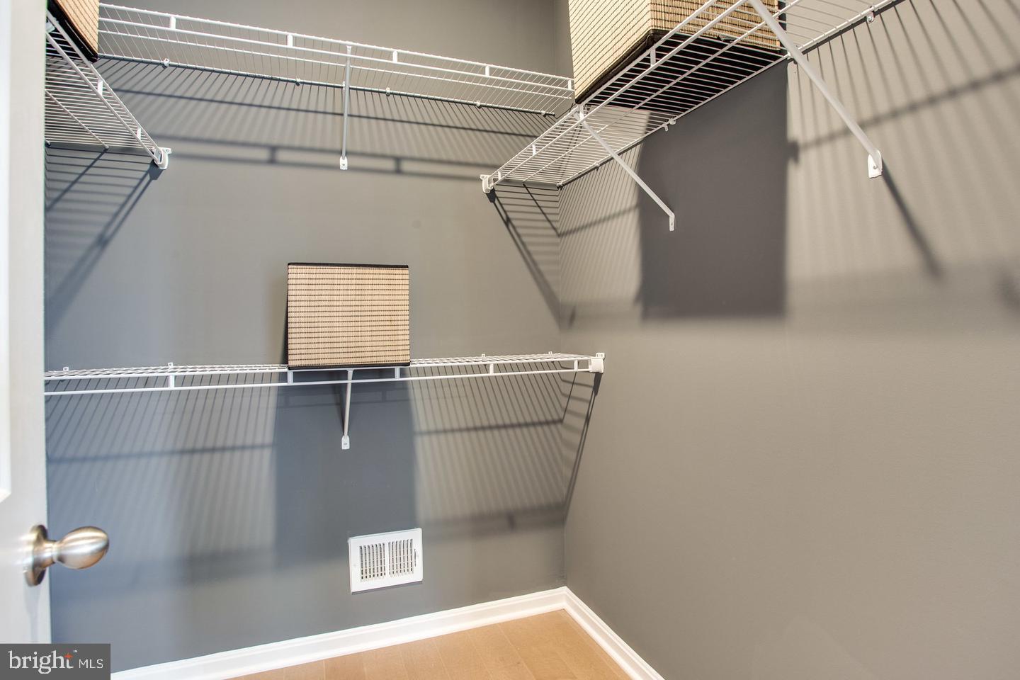 TOWNS AT MARKET COMMONS - Residential Lease