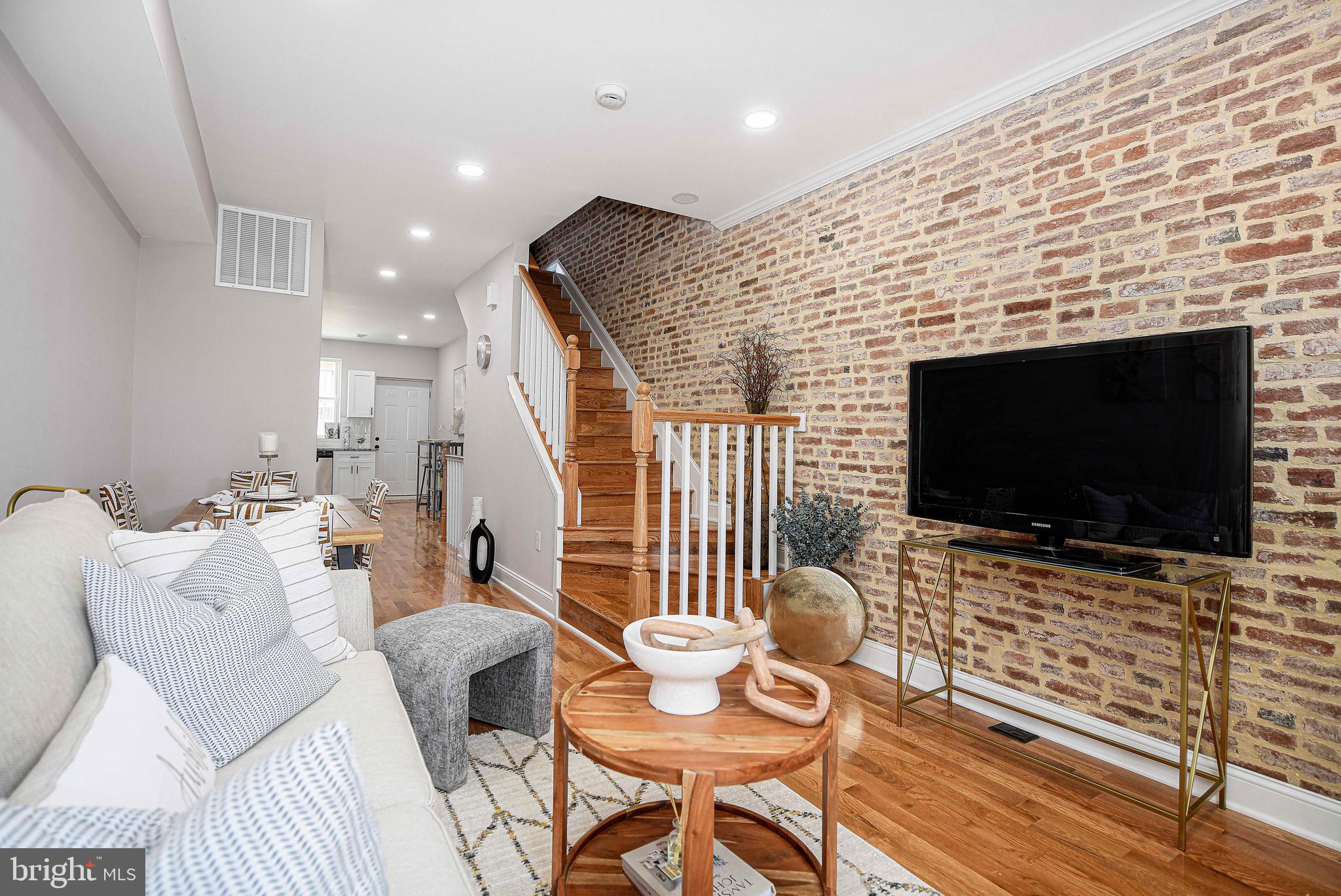 MILTON-MONTFORD - Residential