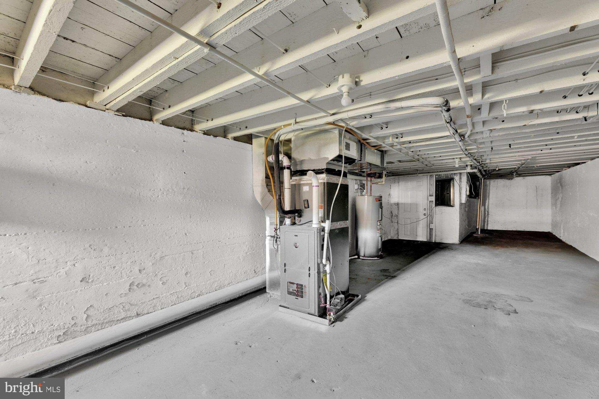 ARCADIA-BEVERLY HILLS HISTORIC DISTRICT - Residential Lease