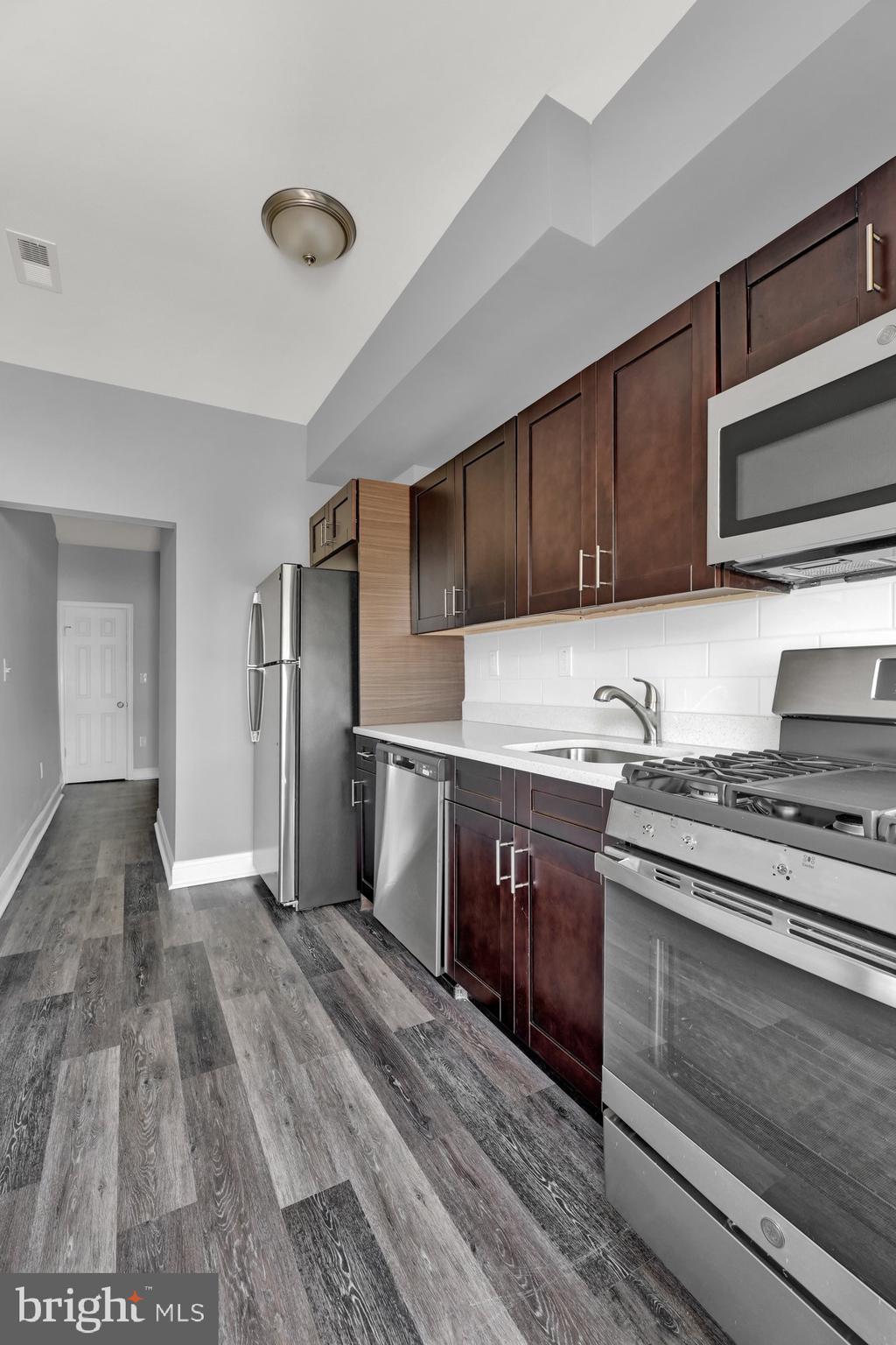 ARCADIA-BEVERLY HILLS HISTORIC DISTRICT - Residential Lease