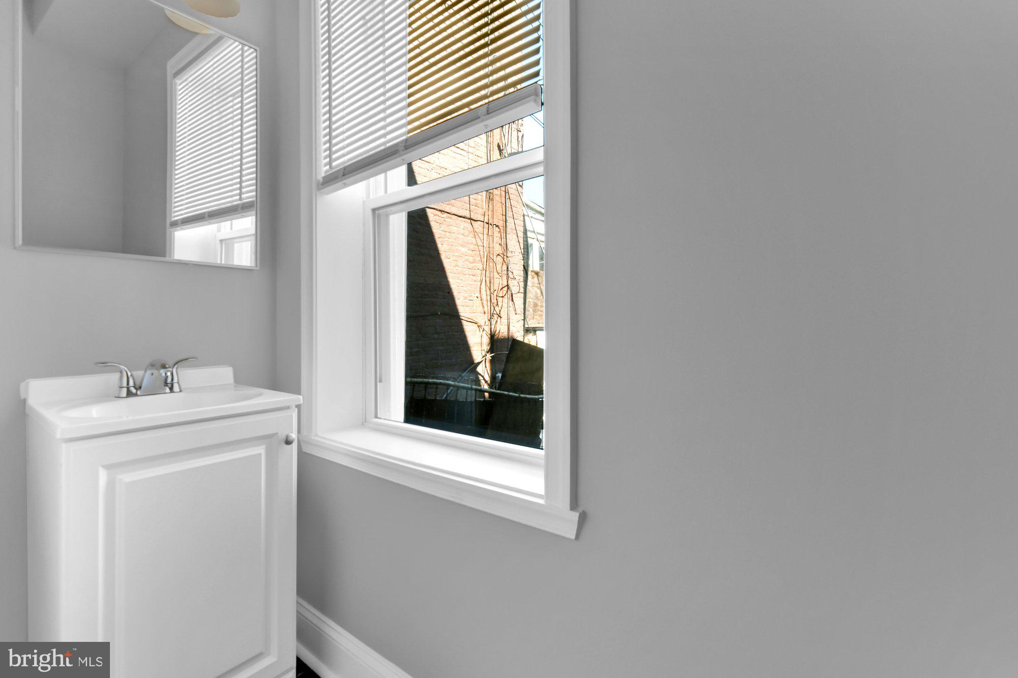 ARCADIA-BEVERLY HILLS HISTORIC DISTRICT - Residential Lease