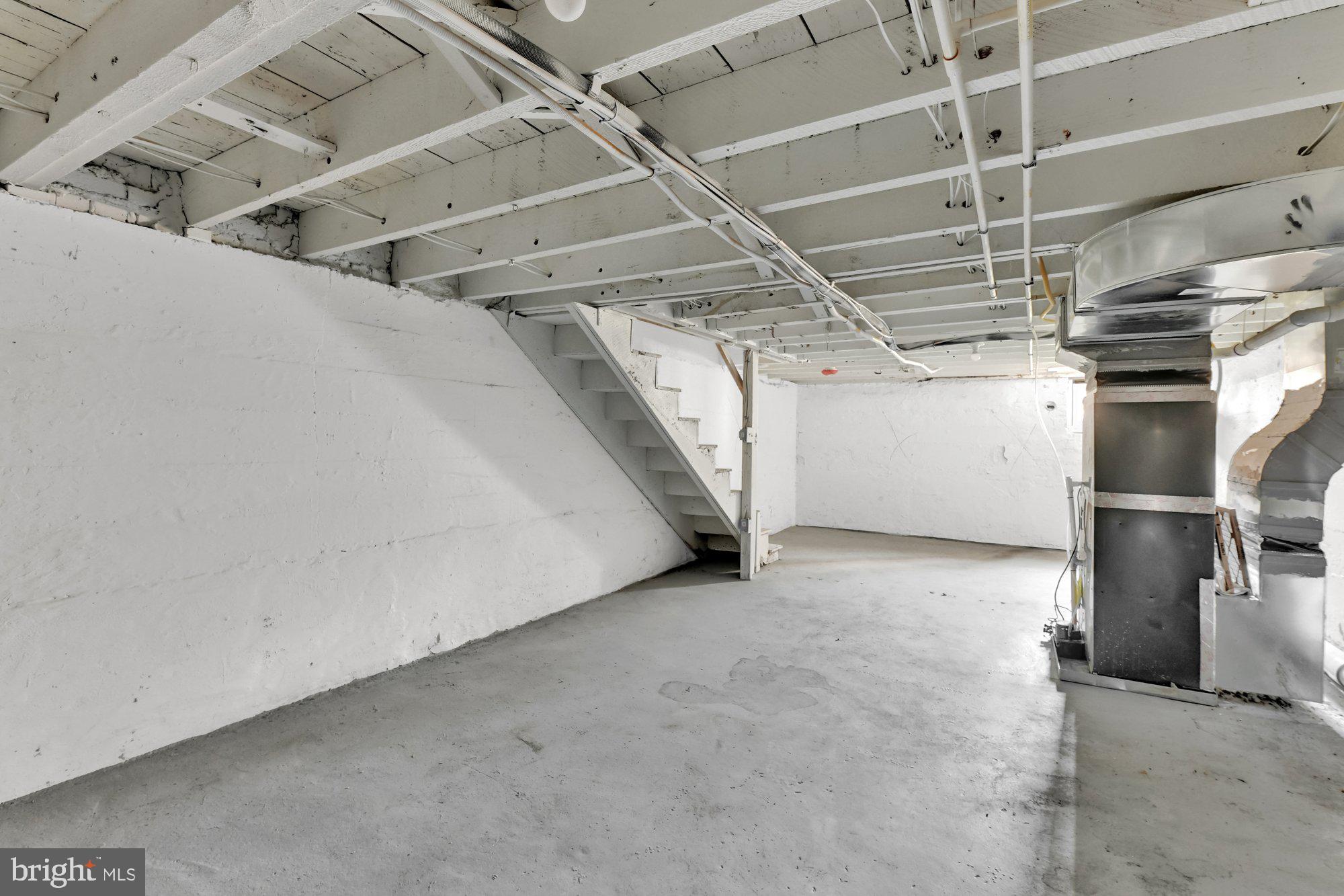 ARCADIA-BEVERLY HILLS HISTORIC DISTRICT - Residential Lease