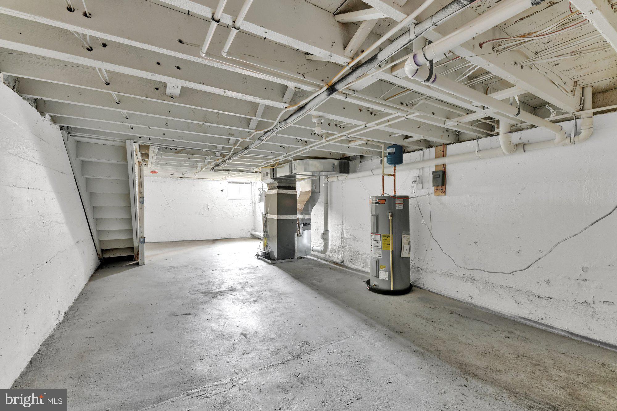 ARCADIA-BEVERLY HILLS HISTORIC DISTRICT - Residential Lease