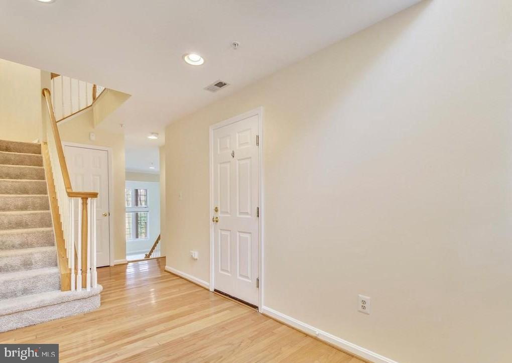 PT ROCKVILLE TWN RES 1 - Residential Lease