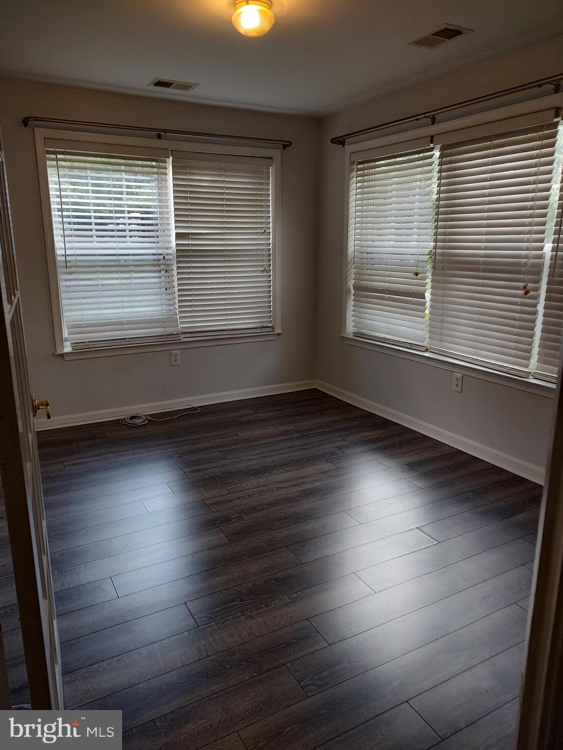 GREENBELT LAKE VILLAGE - Residential Lease