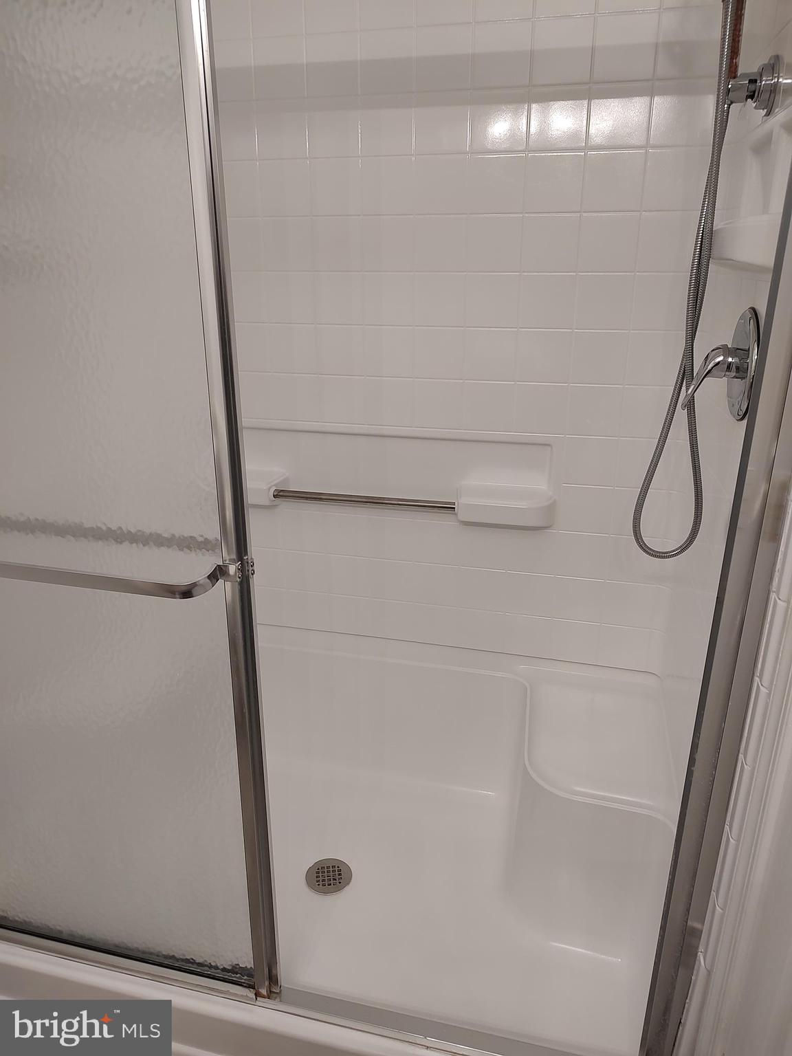 GREENBELT LAKE VILLAGE - Residential Lease