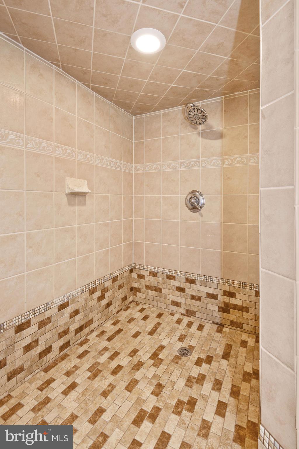 GREENHOLLY - Residential