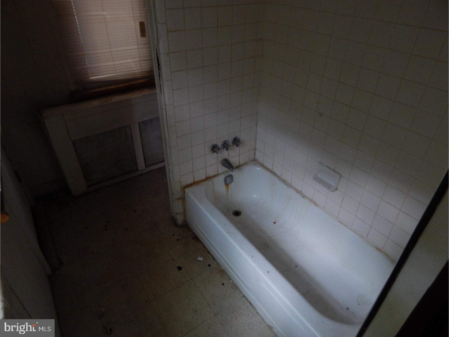 ELMWOOD PARK - Residential Income