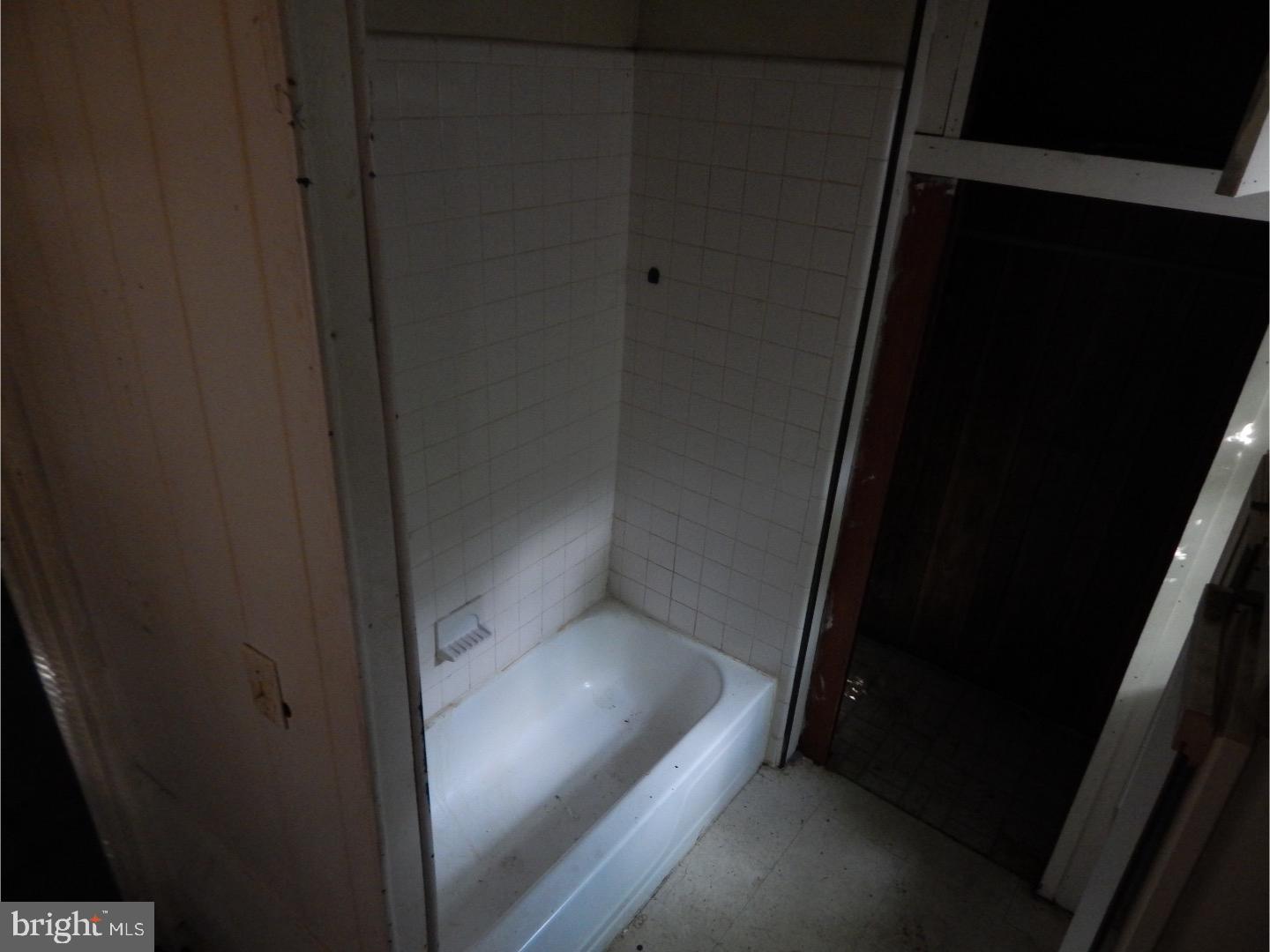 ELMWOOD PARK - Residential Income