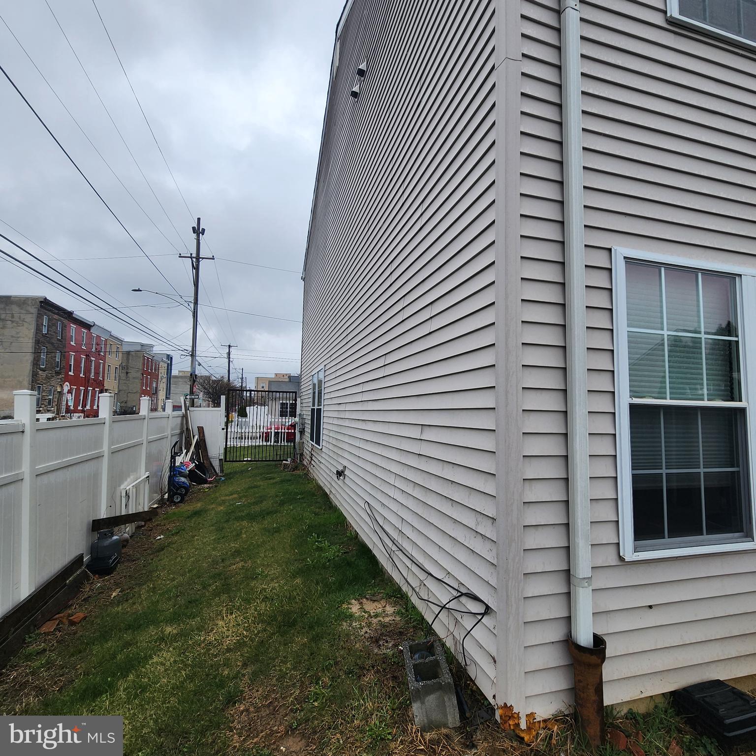 1726 N UBER STREET
