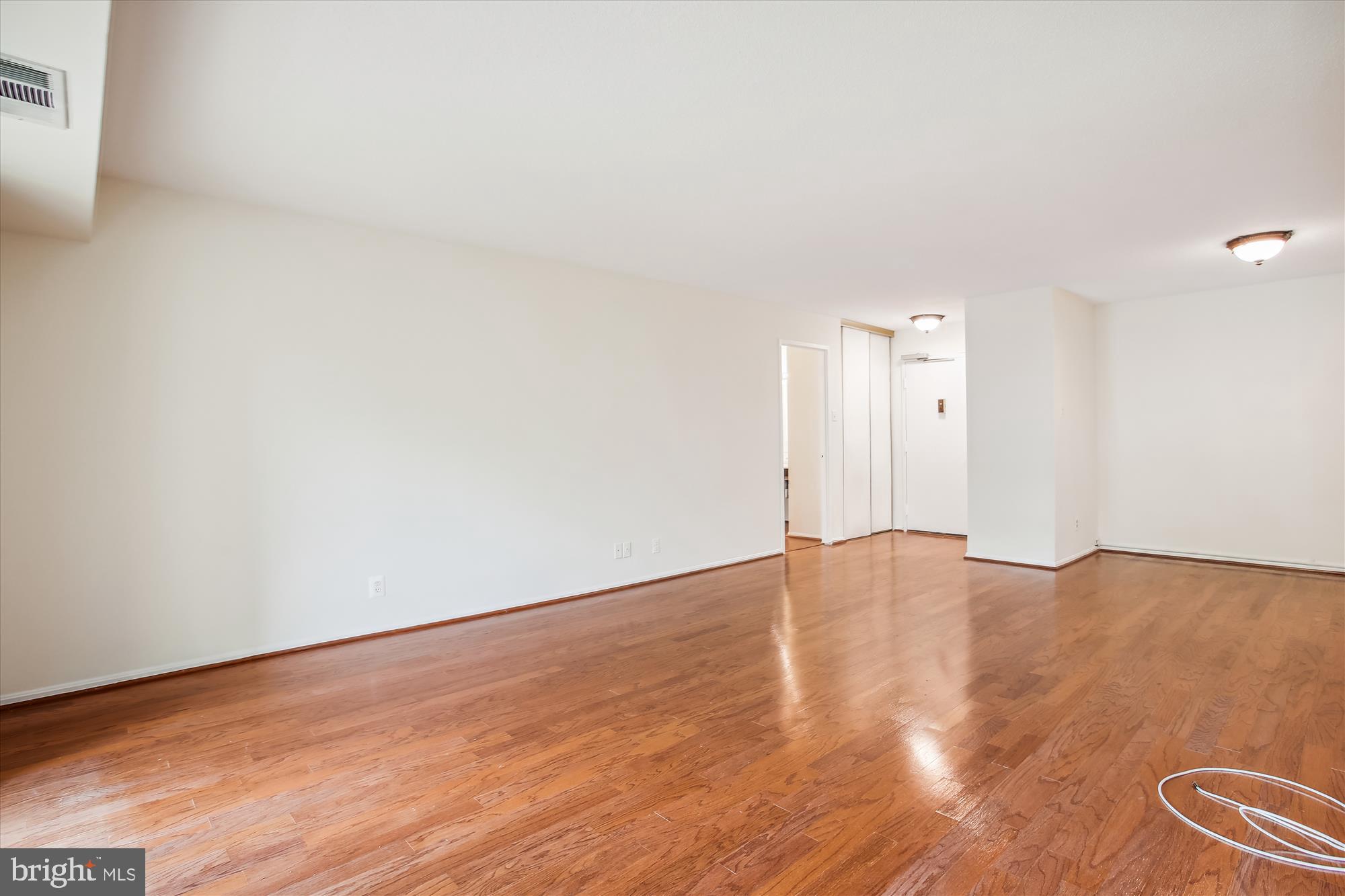 WATERGATE AT LANDMARK - Residential