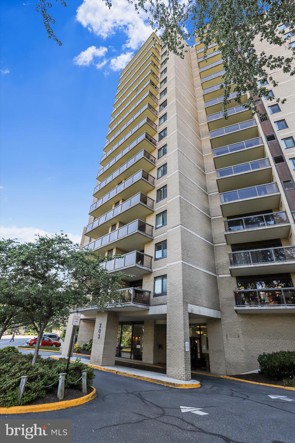 WATERGATE AT LANDMARK - Residential