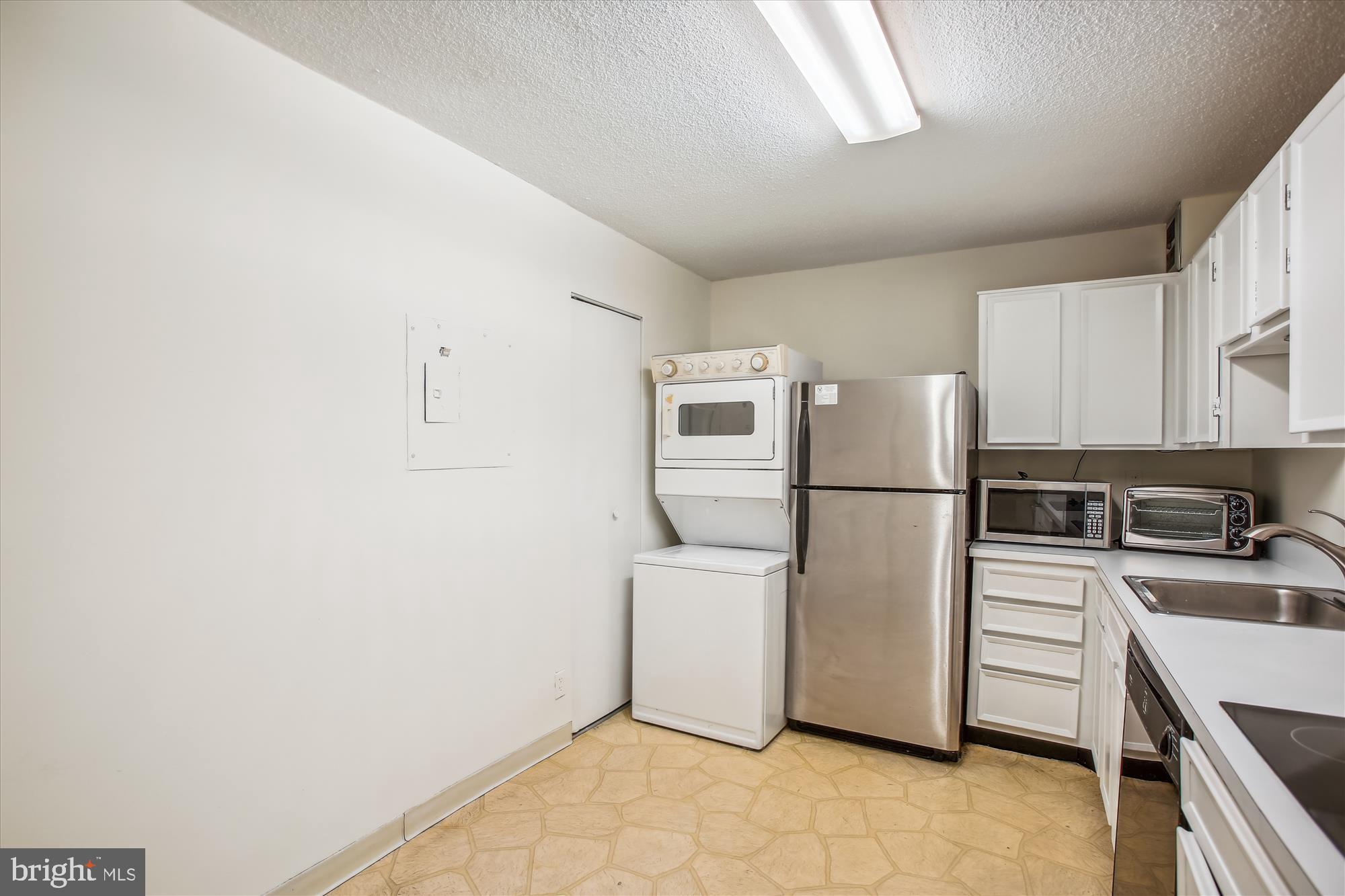 WATERGATE AT LANDMARK - Residential