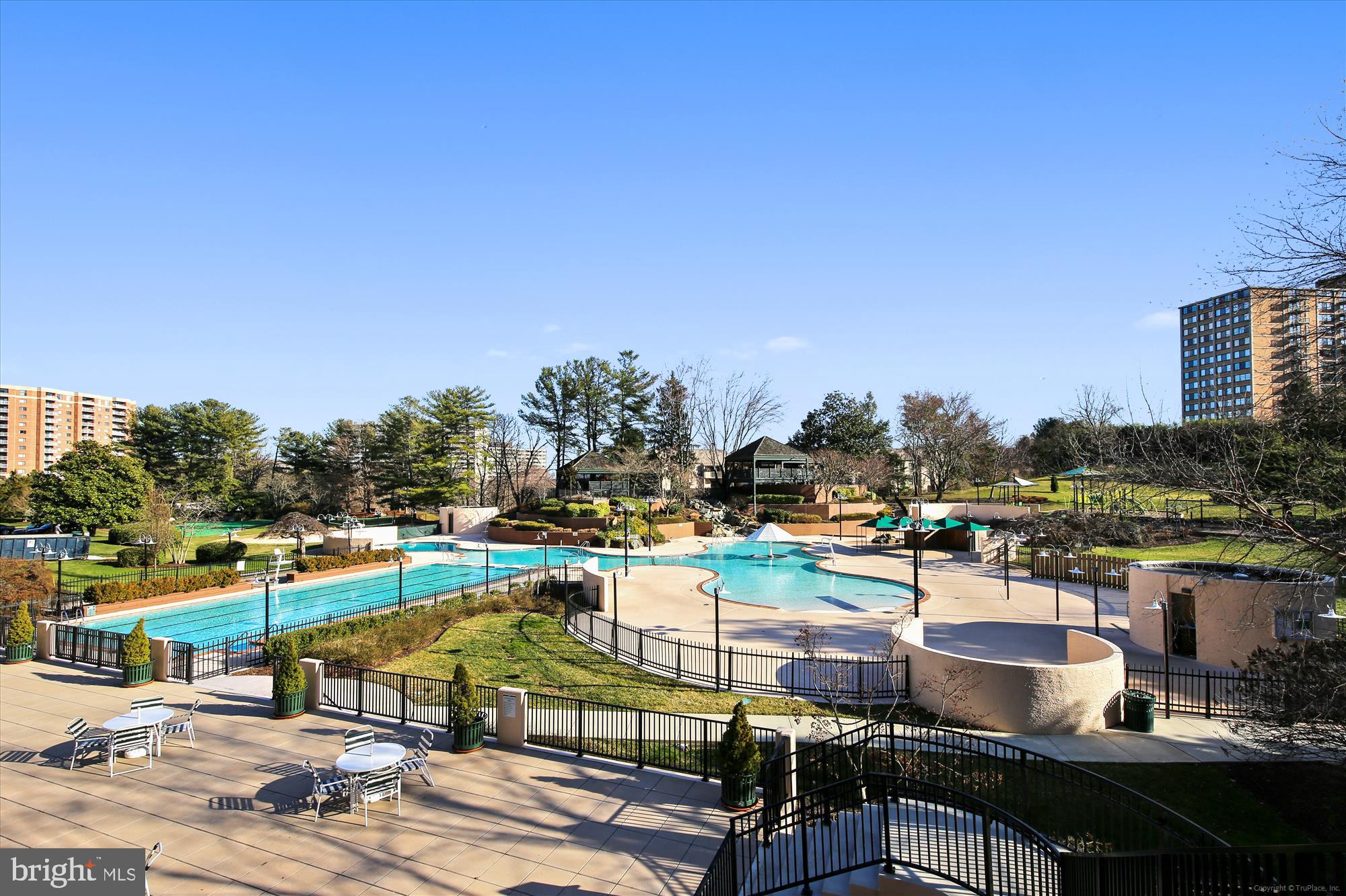 WATERGATE AT LANDMARK - Residential