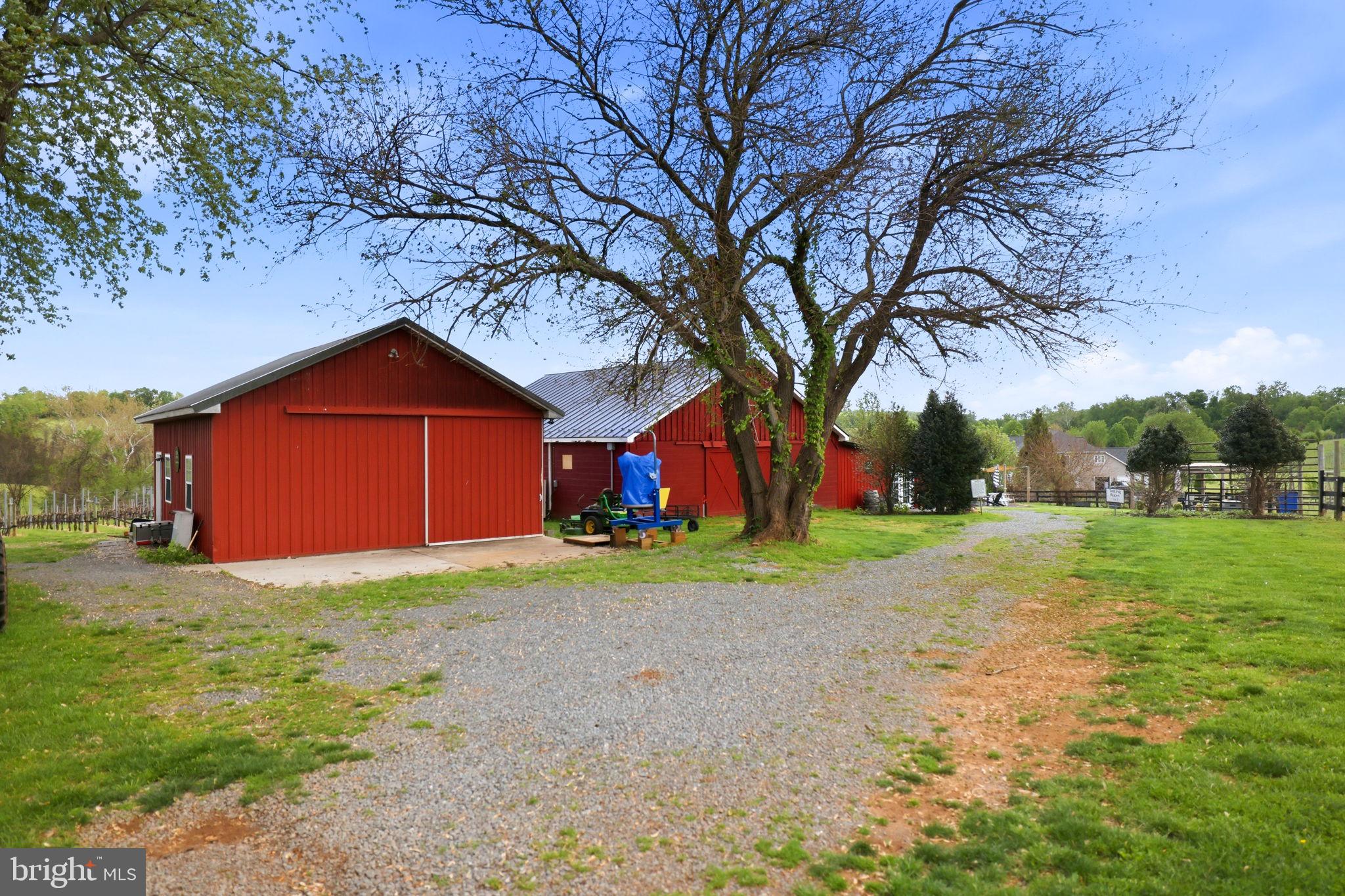 WATERFORD - Farm