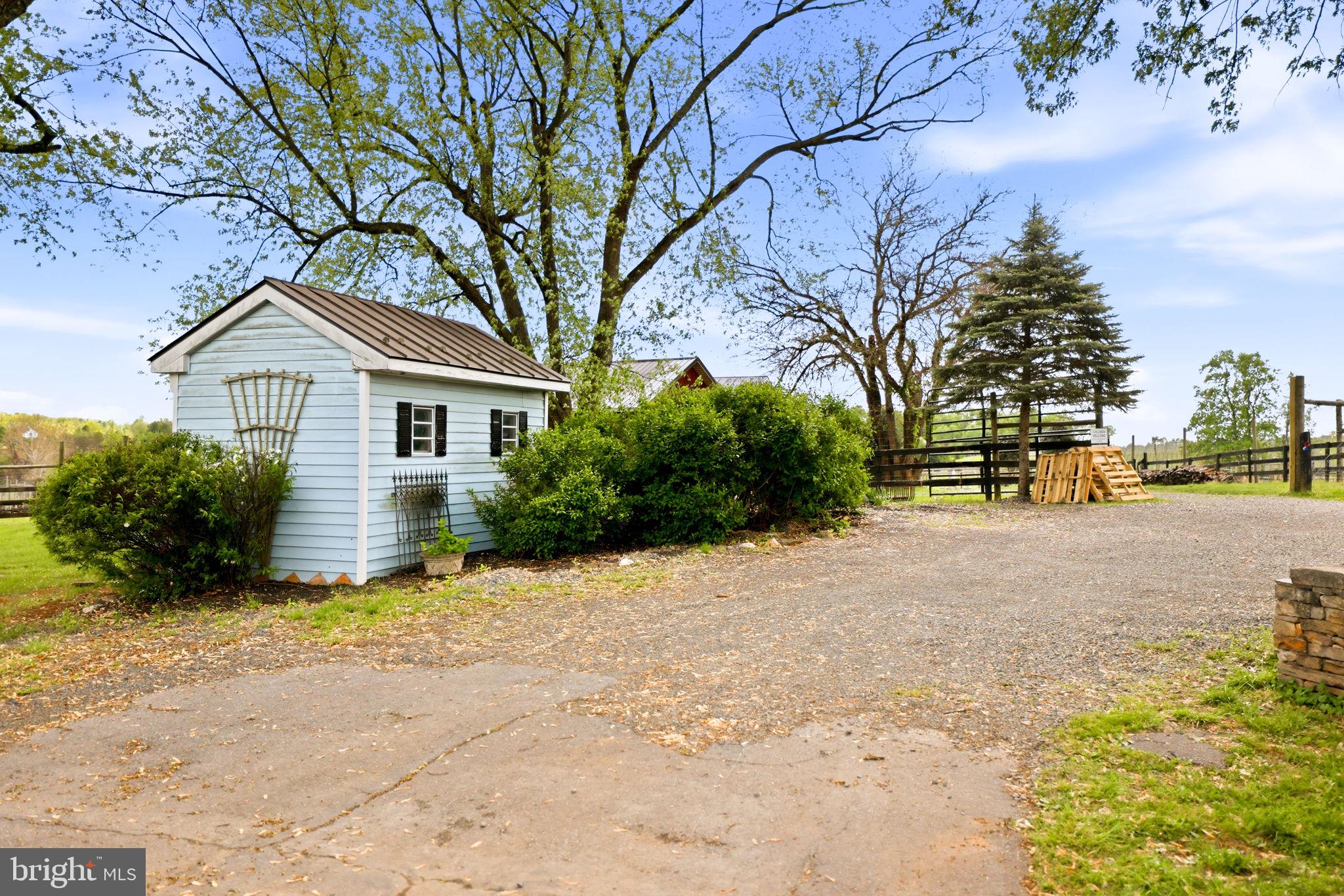 WATERFORD - Farm