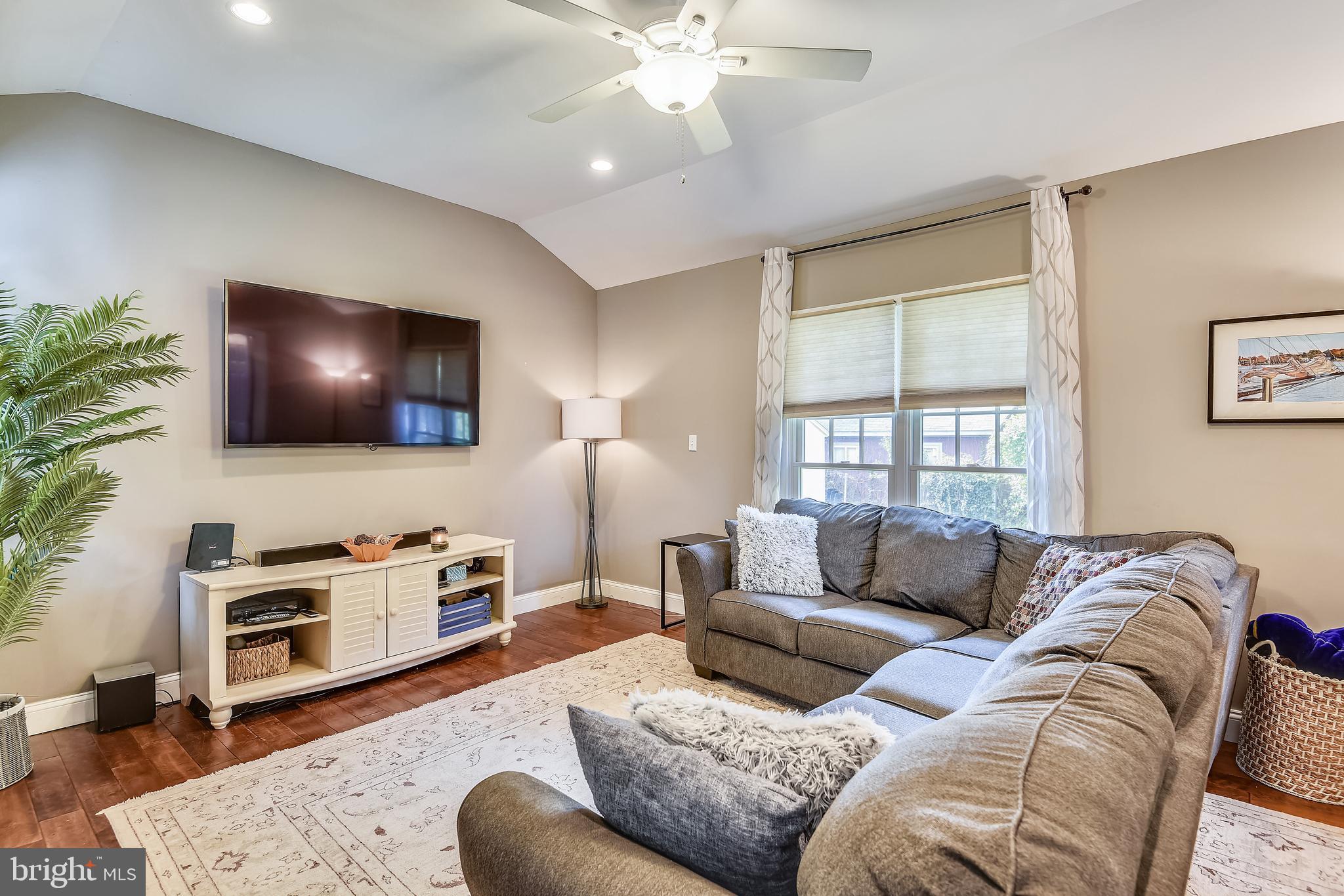 ADMIRAL HEIGHTS - Residential